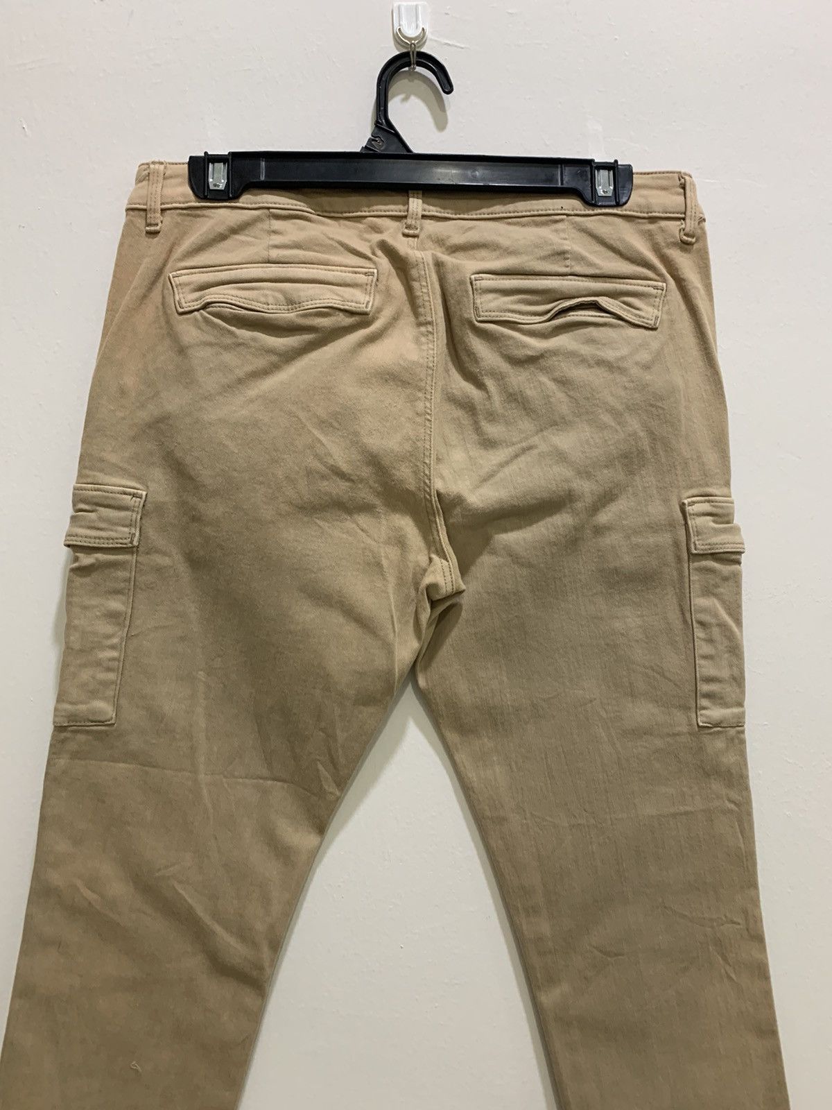 Uniqlo UNIQLO Multipocket Tactical Utility Skinny Slim CargoPant Size US 30 / EU 46 - 8 Thumbnail