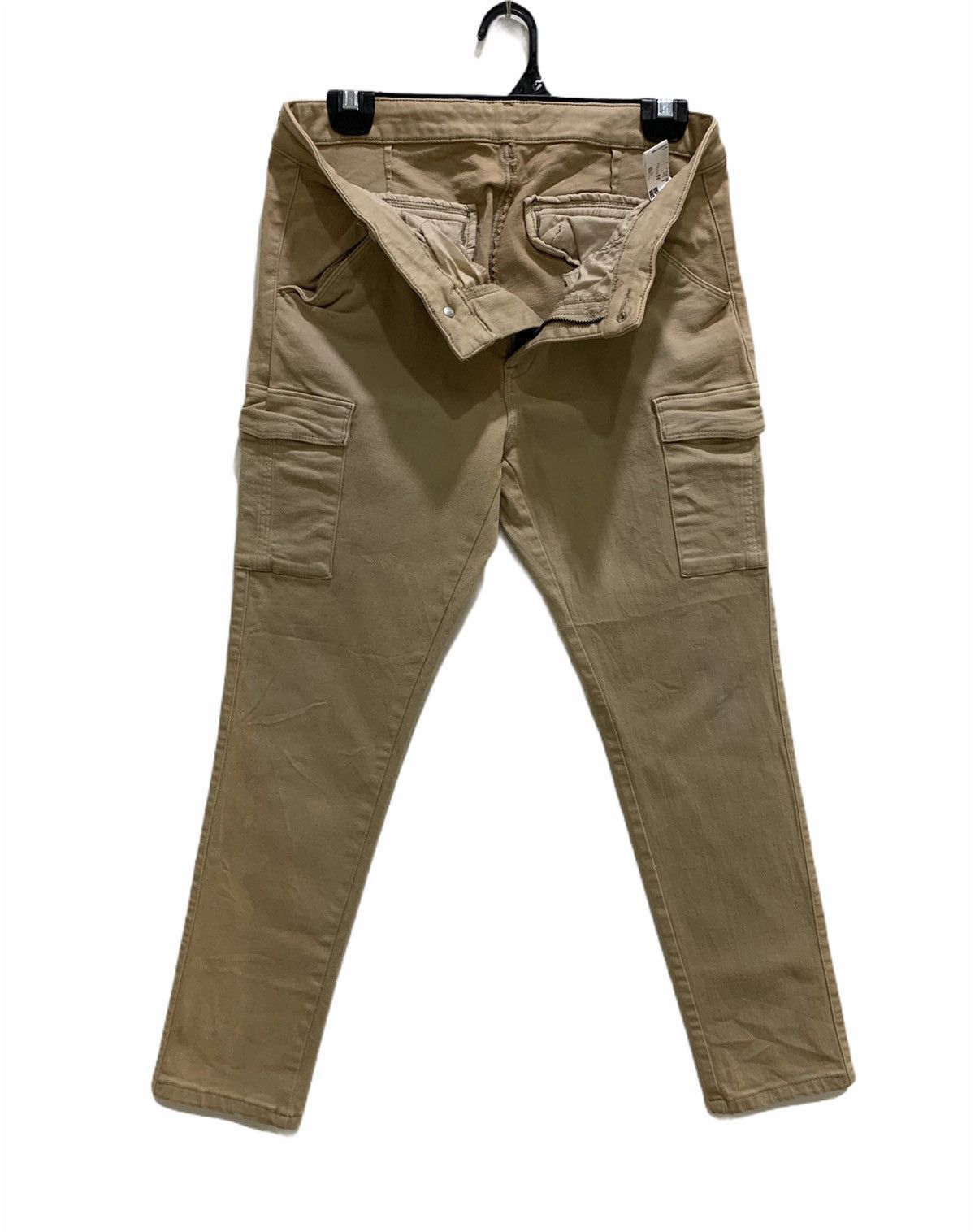 Uniqlo UNIQLO Multipocket Tactical Utility Skinny Slim CargoPant Size US 30 / EU 46 - 3 Thumbnail