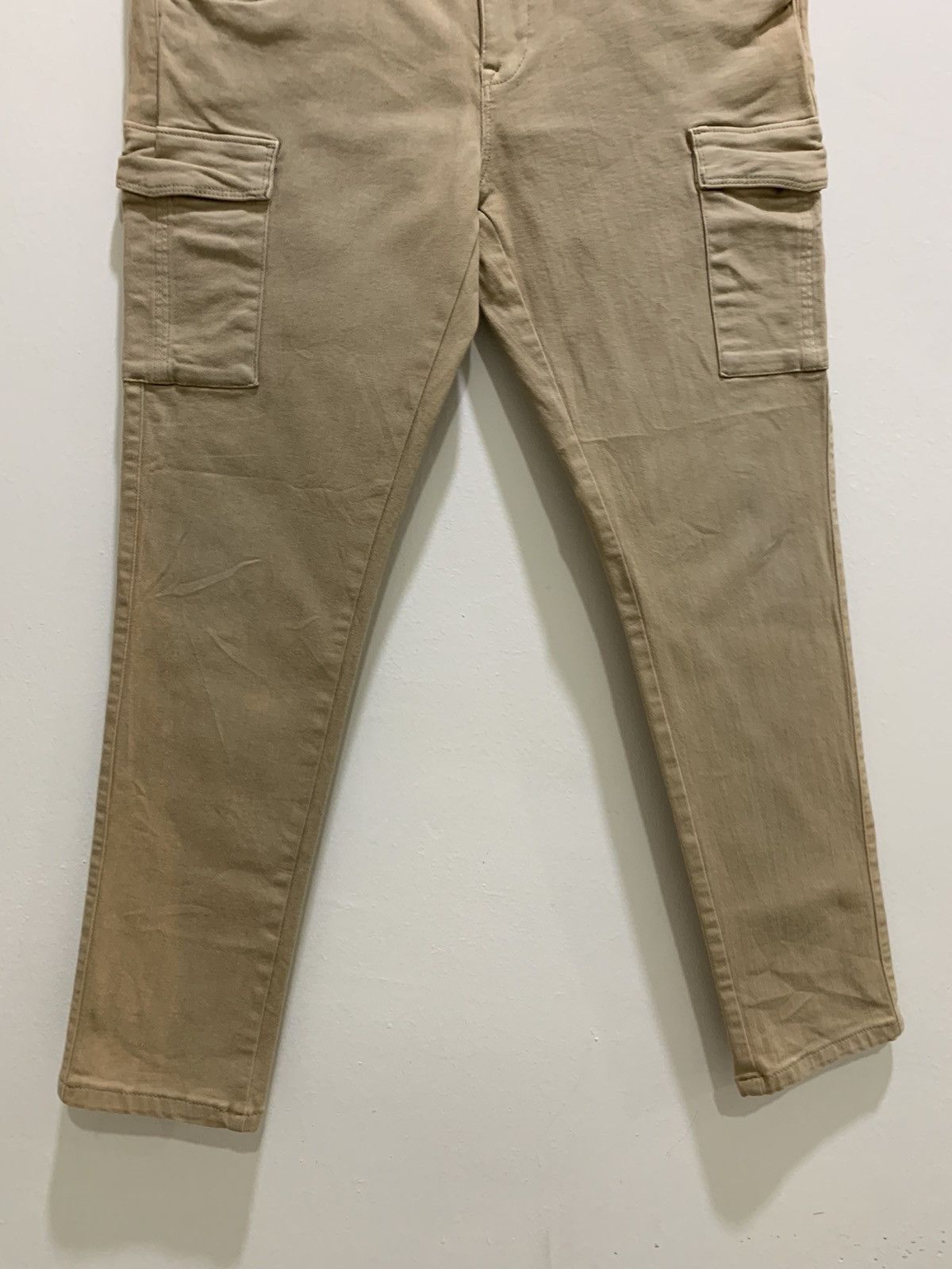 Uniqlo UNIQLO Multipocket Tactical Utility Skinny Slim CargoPant Size US 30 / EU 46 - 5 Thumbnail