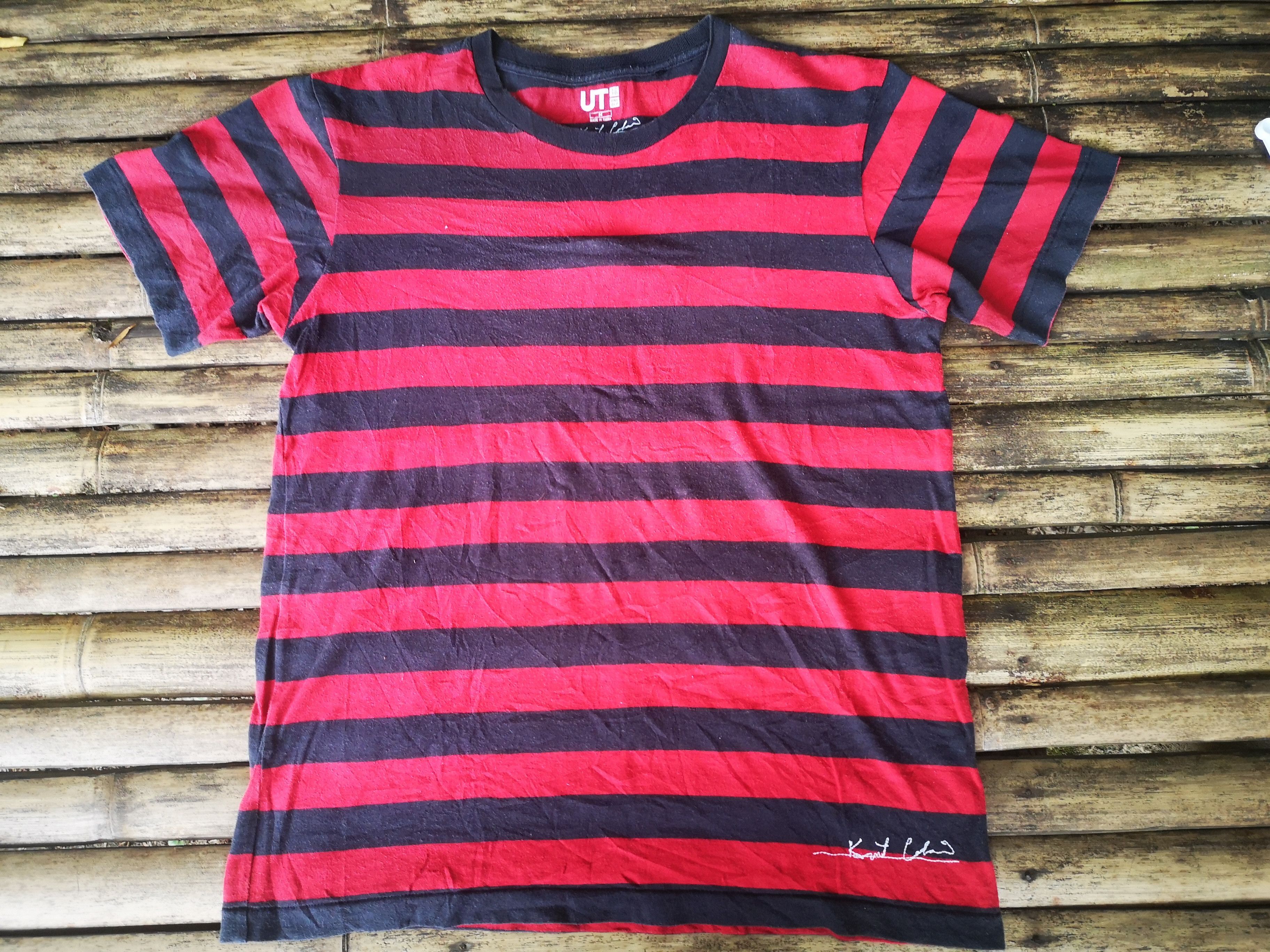 Uniqlo The End of Music Kurt Cobain Size US M / EU 48-50 / 2 - 3 Thumbnail