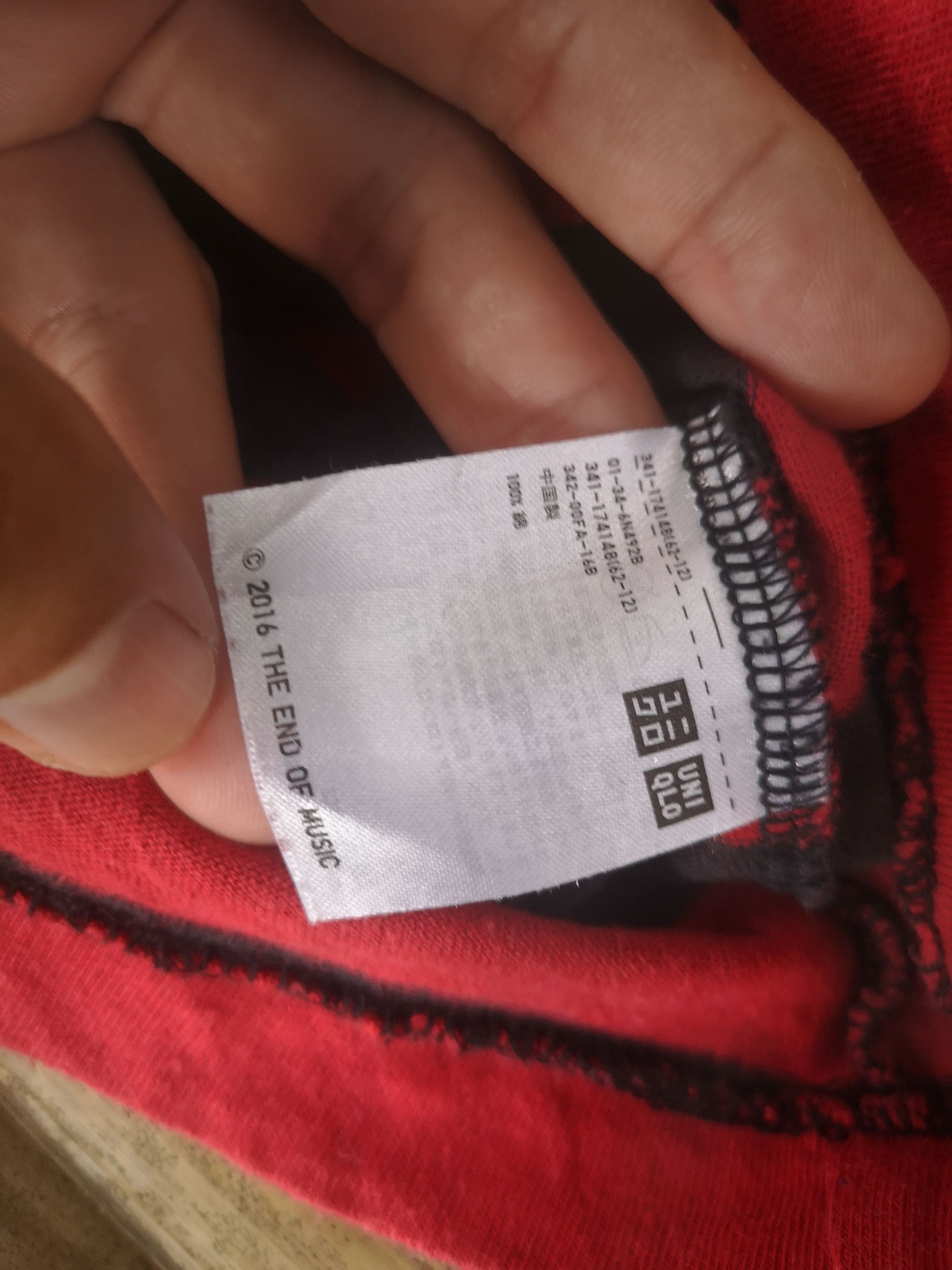 Uniqlo The End of Music Kurt Cobain Size US M / EU 48-50 / 2 - 7 Thumbnail