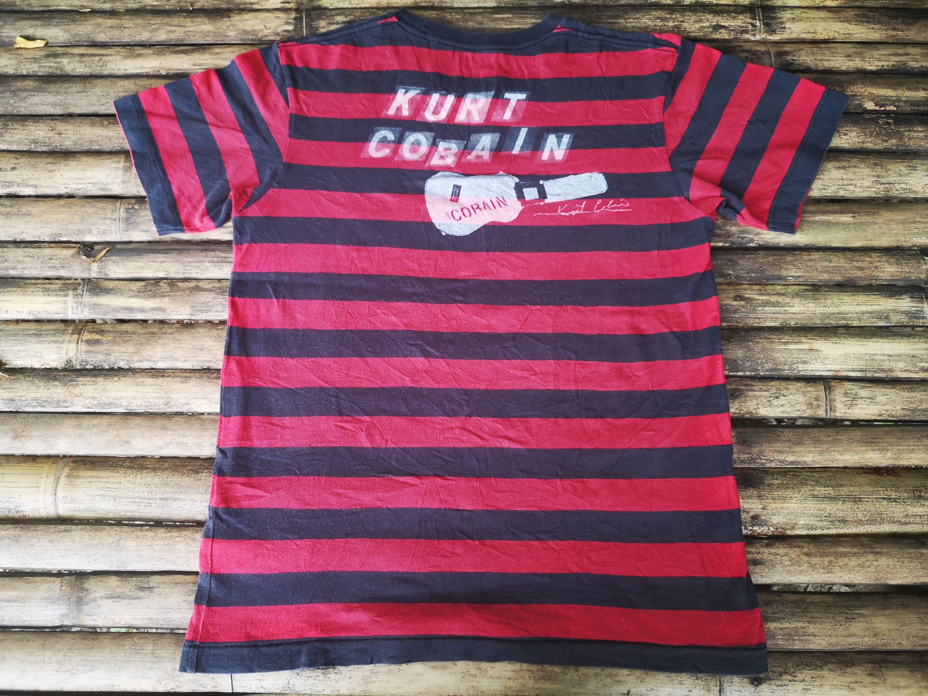Uniqlo The End of Music Kurt Cobain Size US M / EU 48-50 / 2 - 4 Thumbnail