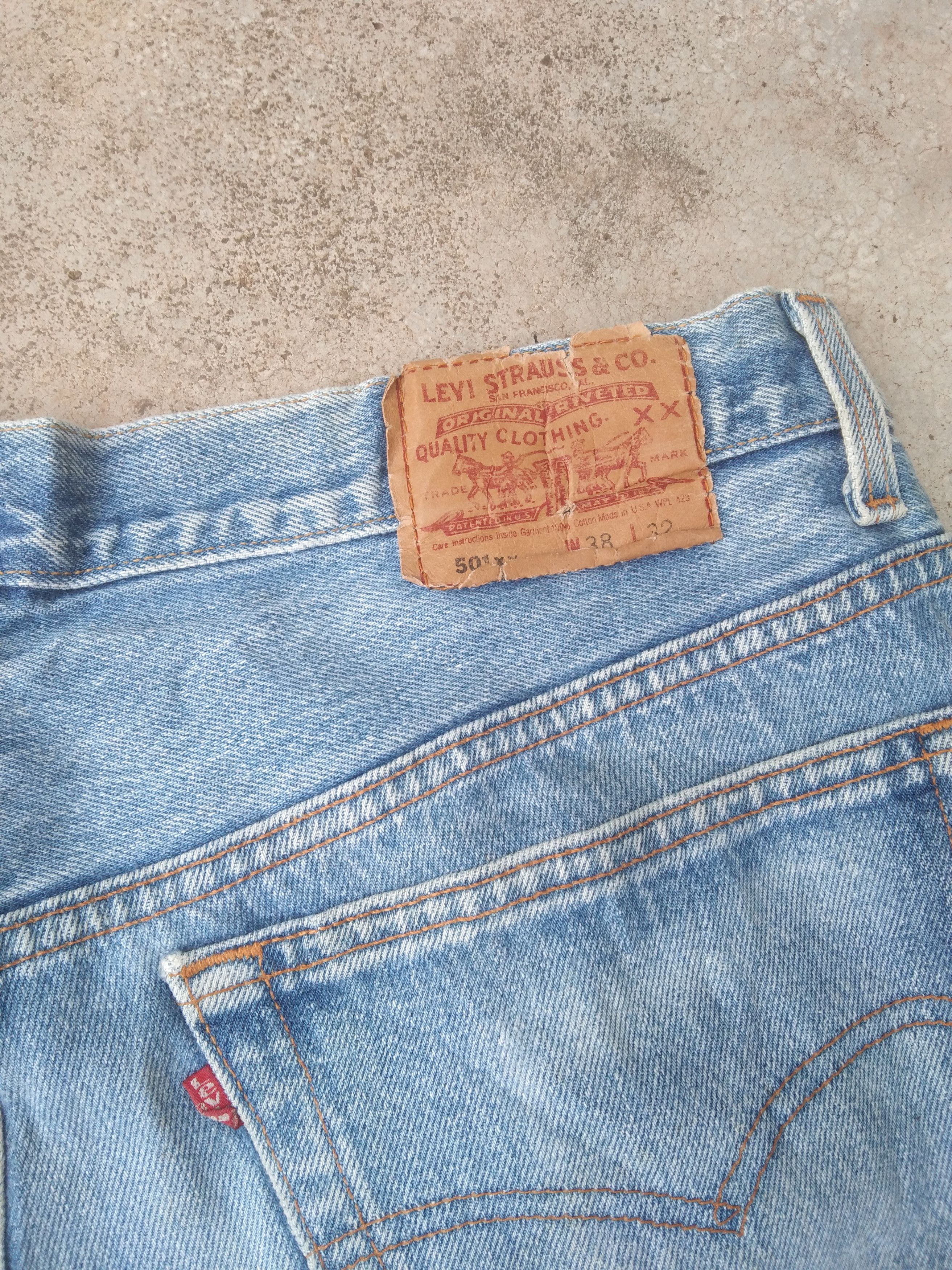 Levi's × Vintage 90s Vintage Levis 501 xx Made In USA Distressed Jeans 36x30 Size US 36 / EU 52 - 5 Thumbnail