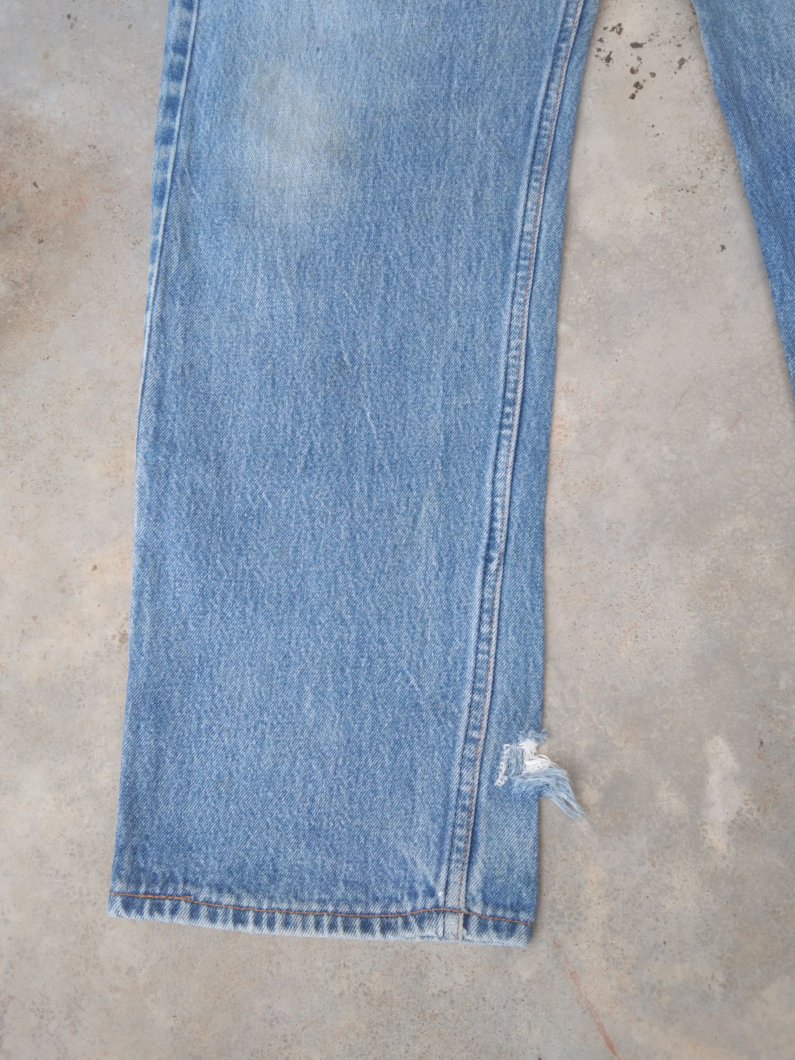 Levi's × Vintage 90s Vintage Levis 501 xx Made In USA Distressed Jeans 36x30 Size US 36 / EU 52 - 6 Thumbnail