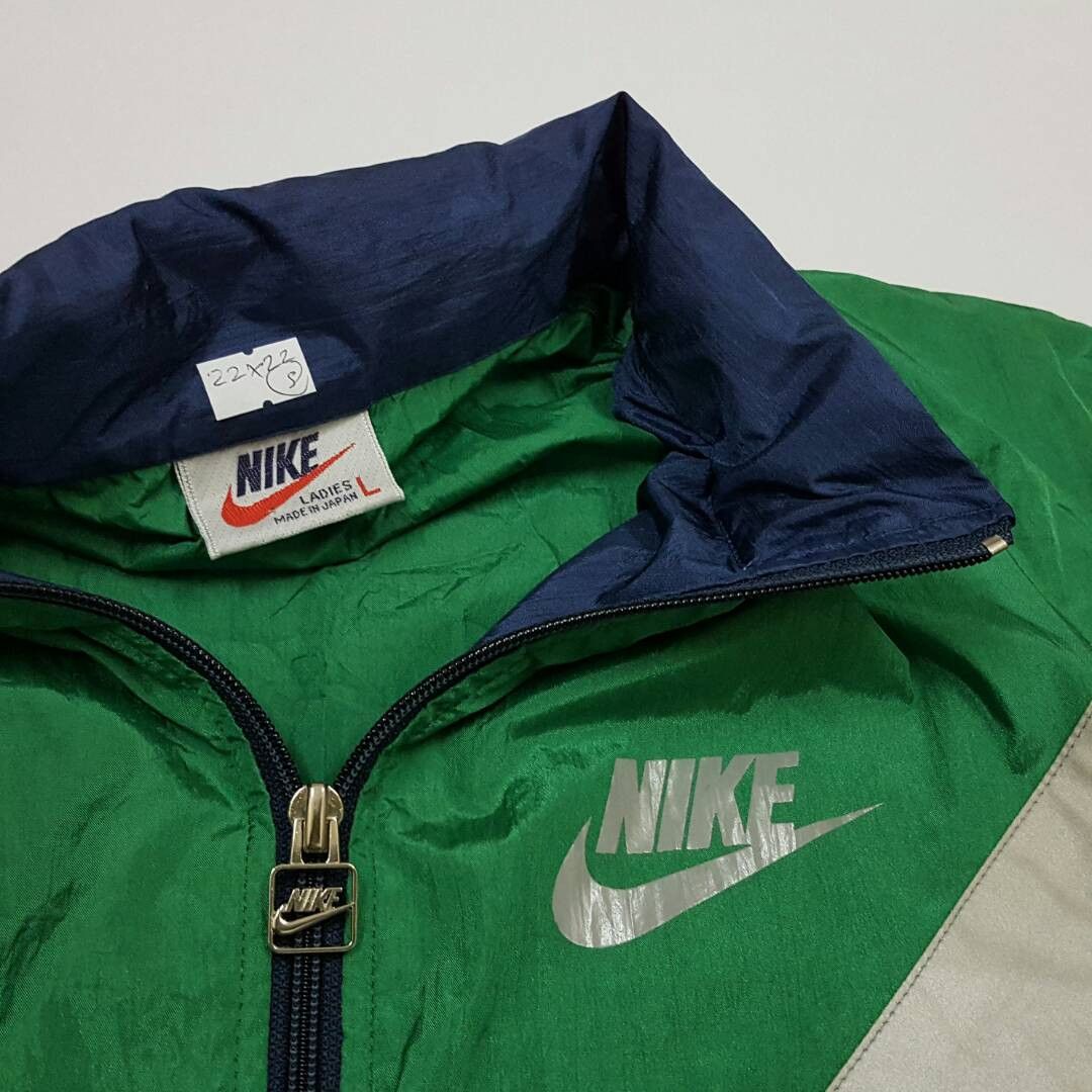 Nike × Vintage Vintage NIKE windbreaker jacket for women made in Japan Size US L / EU 52-54 / 3 - 5 Thumbnail