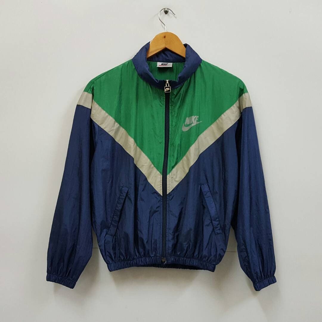 Nike × Vintage Vintage NIKE windbreaker jacket for women made in Japan Size US L / EU 52-54 / 3 - 1 Thumbnail