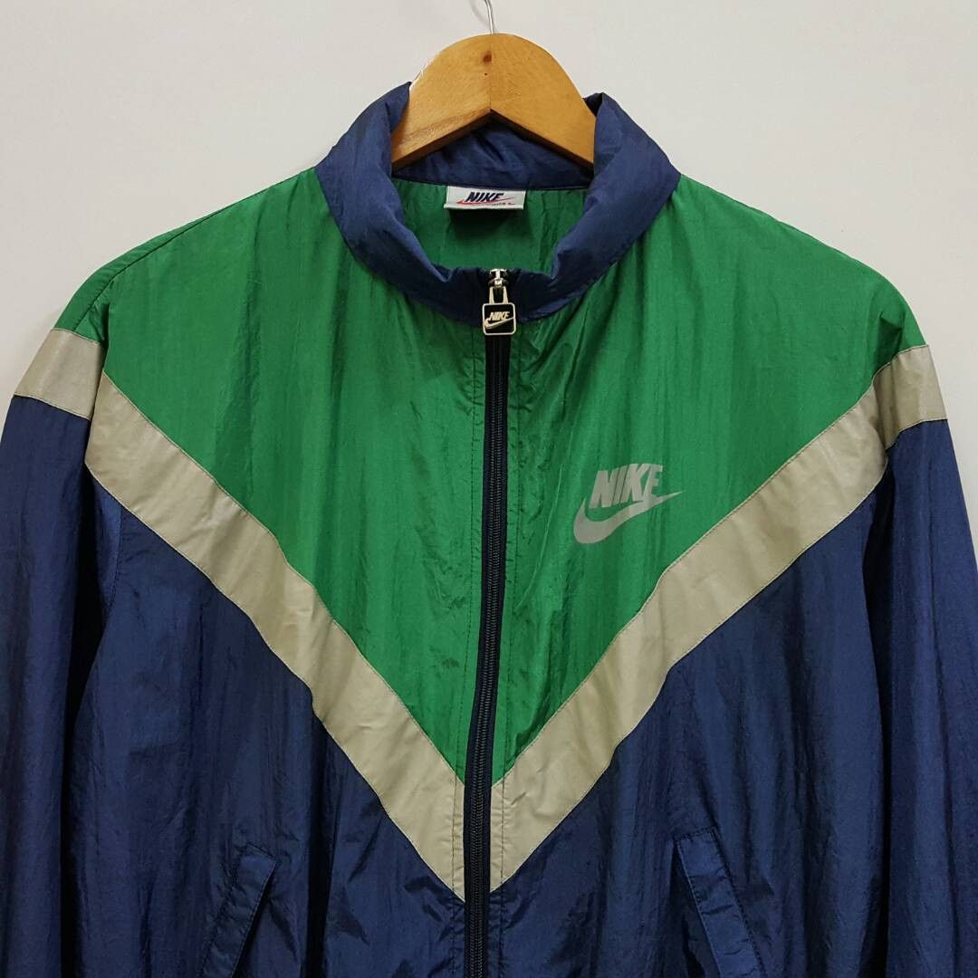 Nike × Vintage Vintage NIKE windbreaker jacket for women made in Japan Size US L / EU 52-54 / 3 - 2 Thumbnail