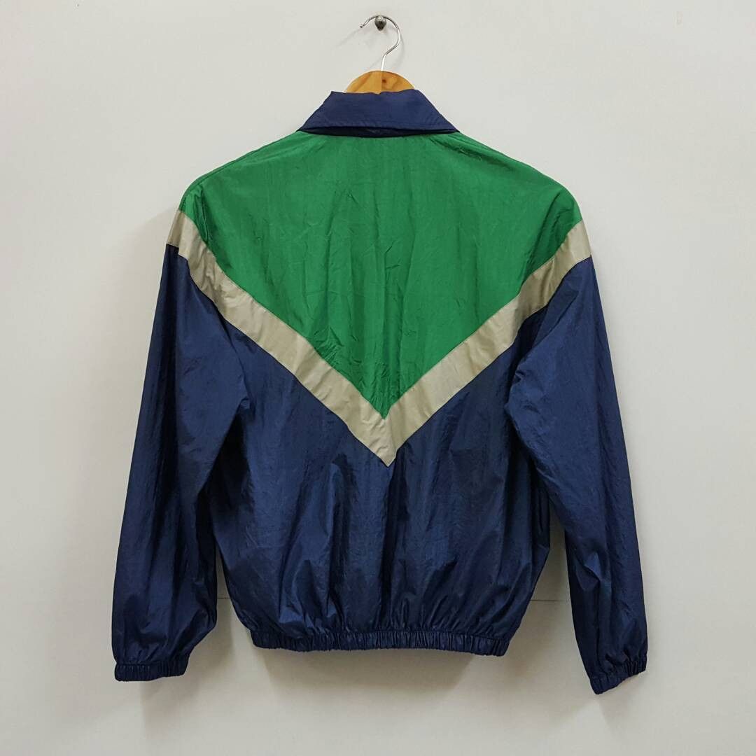 Nike × Vintage Vintage NIKE windbreaker jacket for women made in Japan Size US L / EU 52-54 / 3 - 3 Thumbnail