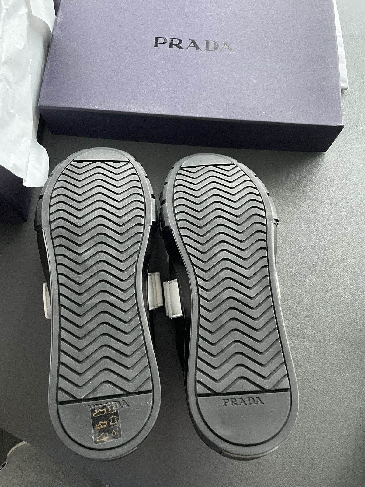 Prada BrandNew Limited Edition Runway Prada Logo Leather Sneakers Size US 10 / EU 43 - 7 Thumbnail