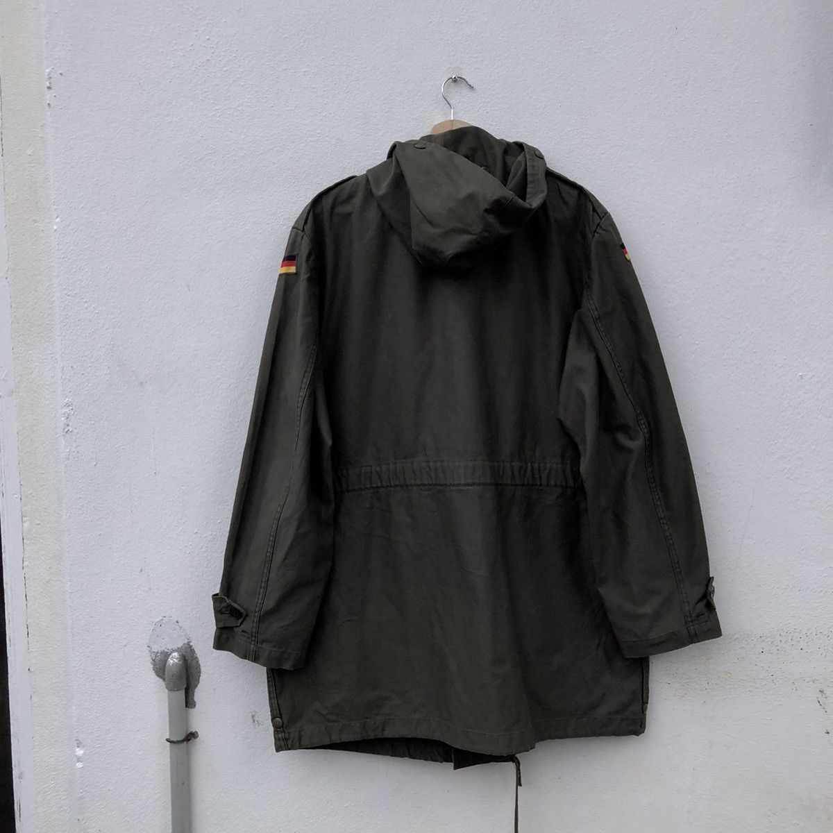 Vintage PARKA FISH TAIL MILITARY WITH GERMANY FLAG OPTI ZIPPER Size US L / EU 52-54 / 3 - 9 Thumbnail
