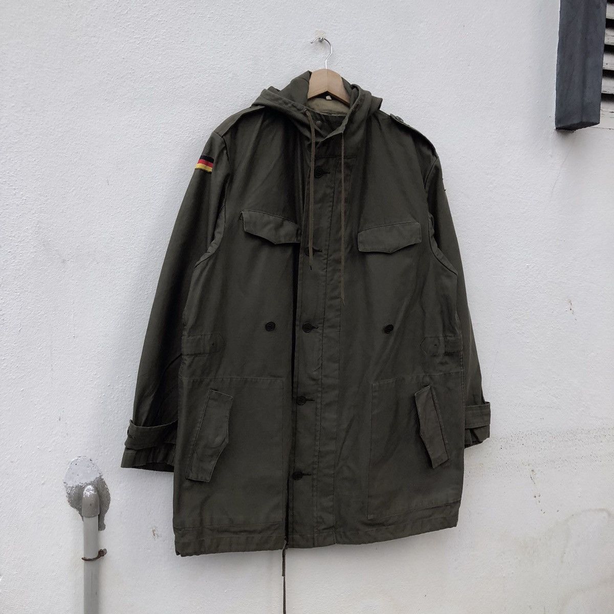Vintage PARKA FISH TAIL MILITARY WITH GERMANY FLAG OPTI ZIPPER Size US L / EU 52-54 / 3 - 2 Thumbnail
