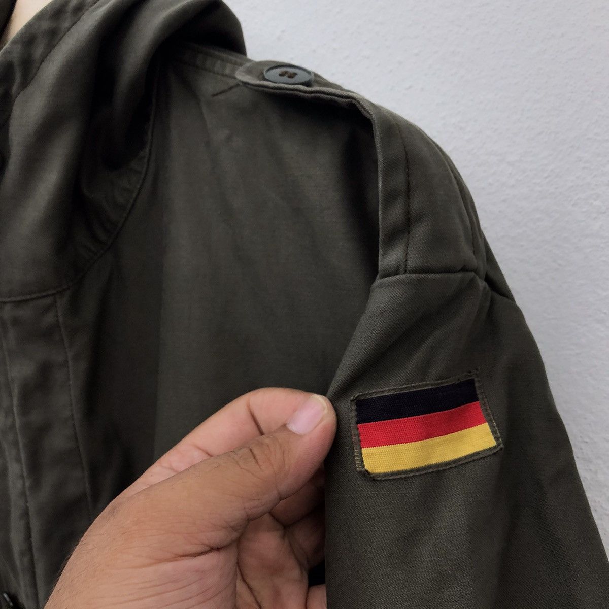 Vintage PARKA FISH TAIL MILITARY WITH GERMANY FLAG OPTI ZIPPER Size US L / EU 52-54 / 3 - 7 Thumbnail