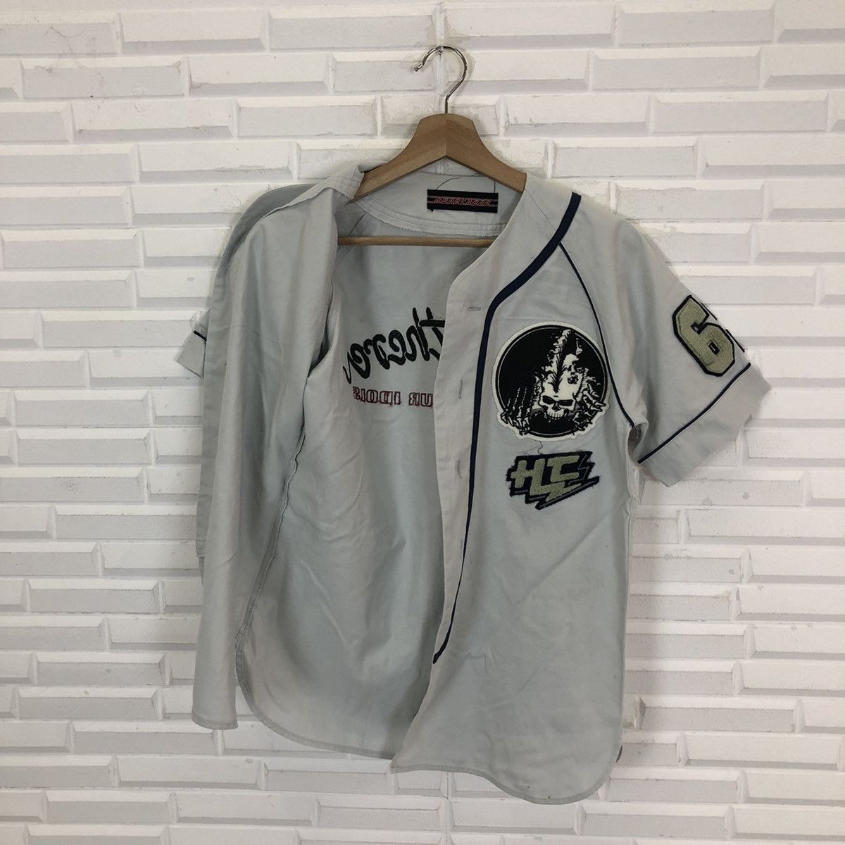Japanese Brand HERETHERE SHORT SLEEVE SHIRT BIG LOGO PUNK STYLE DESIGN Size US M / EU 48-50 / 2 - 9 Thumbnail