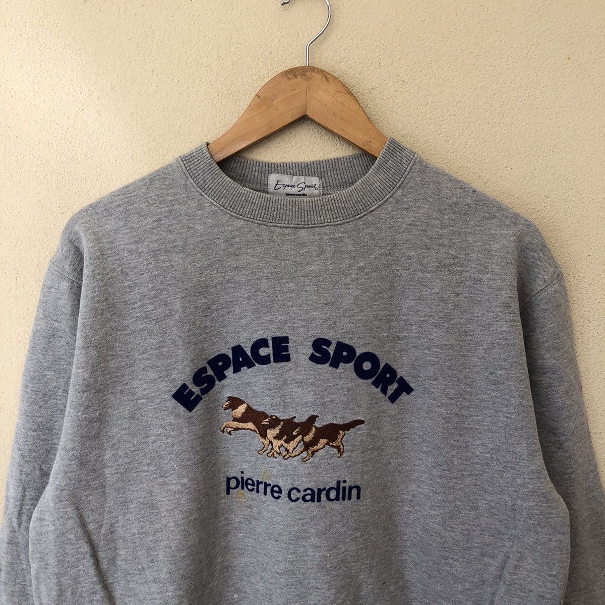 Japanese Brand SWEATSHIRT BIG LOGO EMBROIDERED ESCAPE SPORT PIERRE CARDIN Size US M / EU 48-50 / 2 - 3 Thumbnail