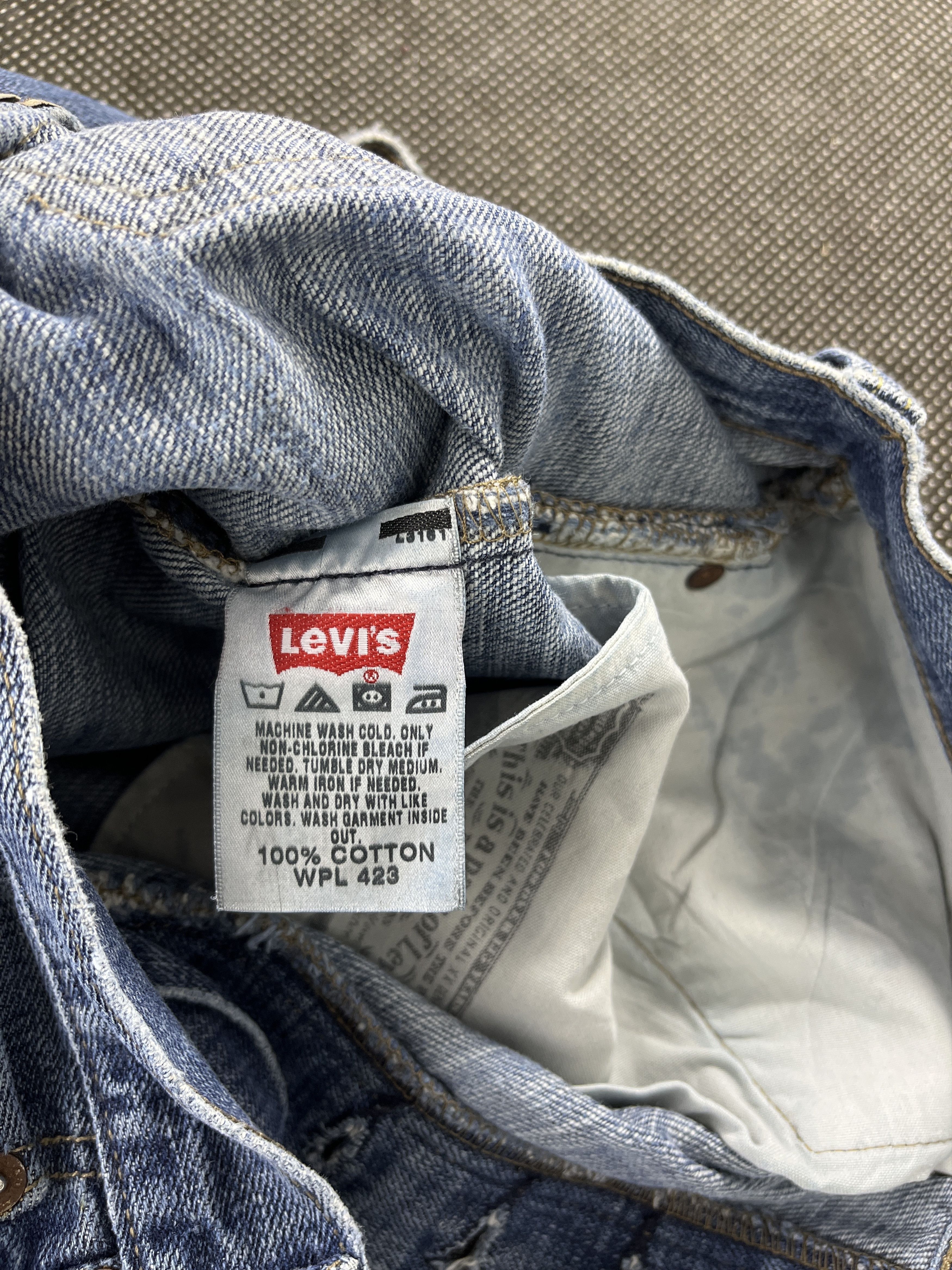 Levi's Vintage Levi’s 501 Ripped Jeans 35 x 29 Denim - J261 Size US 35 - 9 Thumbnail