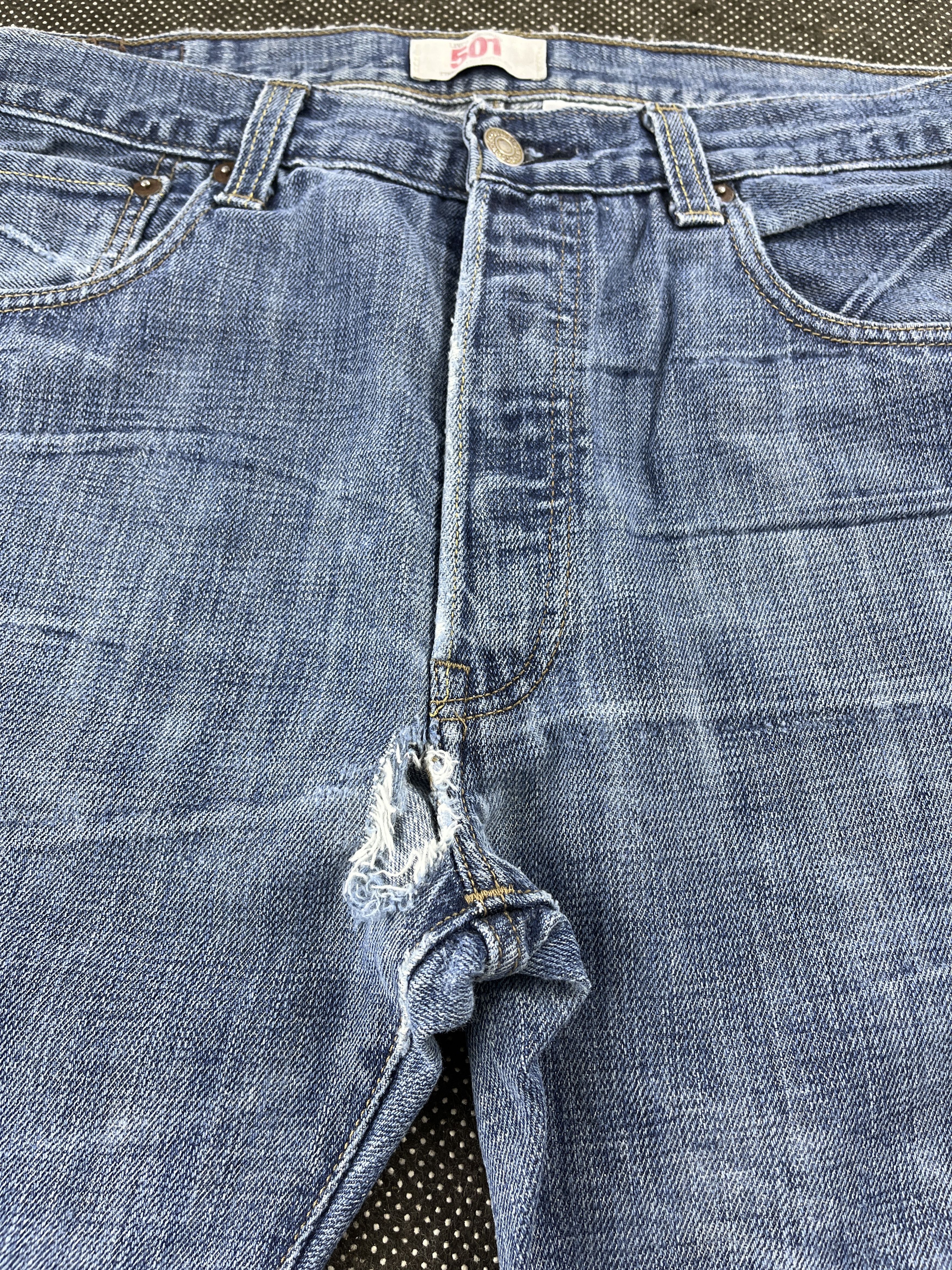 Levi's Vintage Levi’s 501 Ripped Jeans 35 x 29 Denim - J261 Size US 35 - 6 Thumbnail