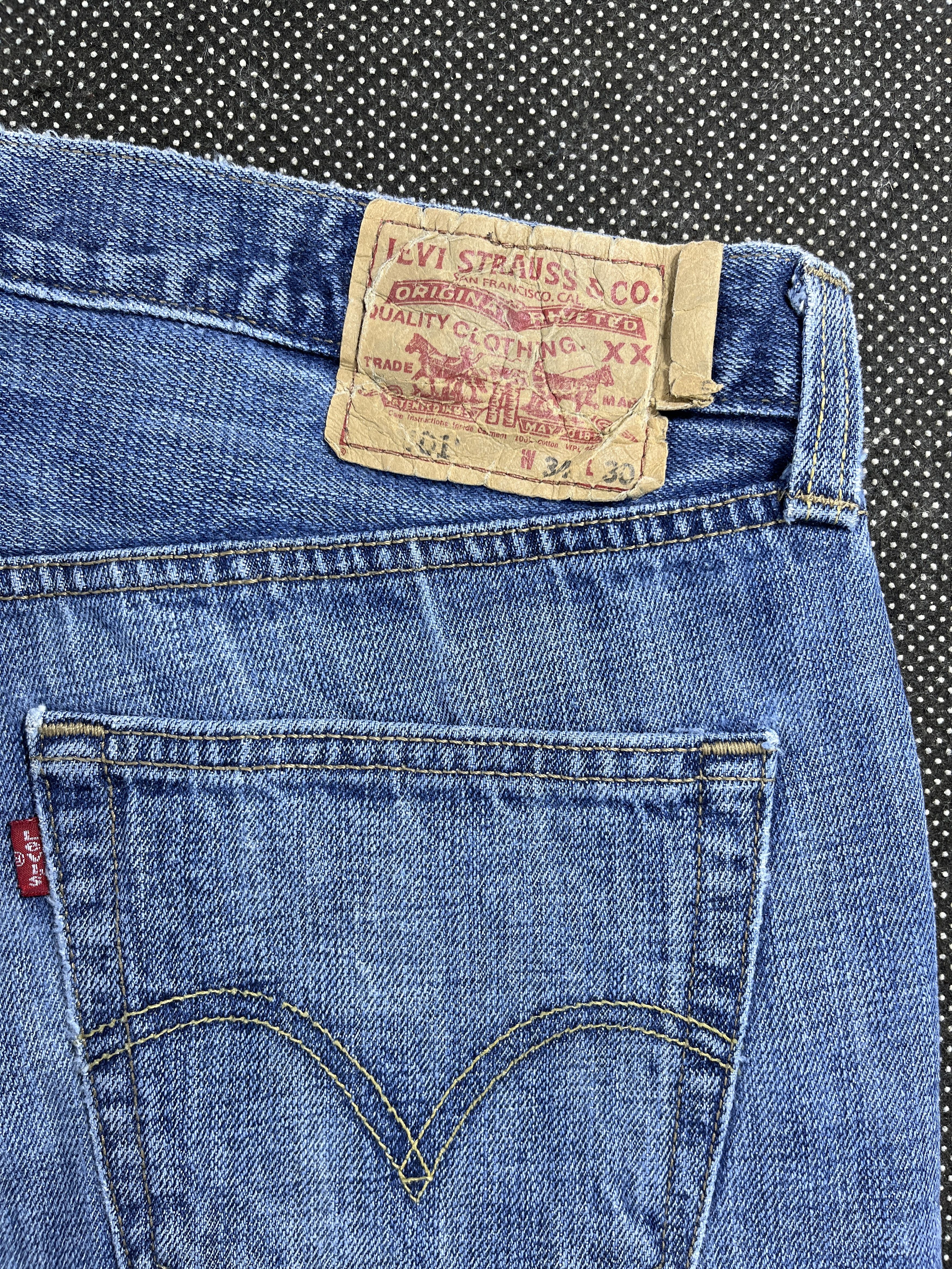 Levi's Vintage Levi’s 501 Ripped Jeans 35 x 29 Denim - J261 Size US 35 - 11 Thumbnail