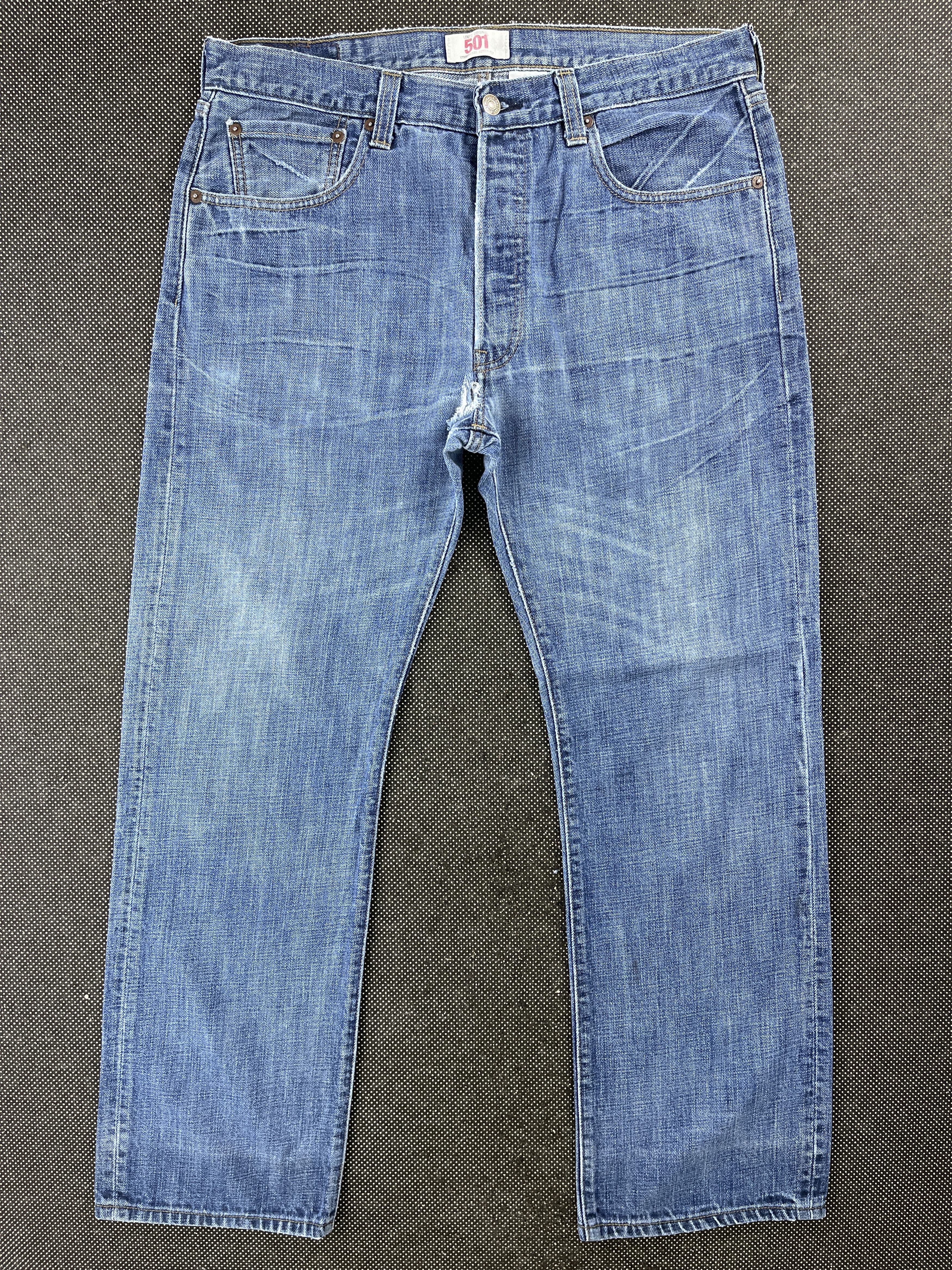 Levi's Vintage Levi’s 501 Ripped Jeans 35 x 29 Denim - J261 Size US 35 - 1 Thumbnail