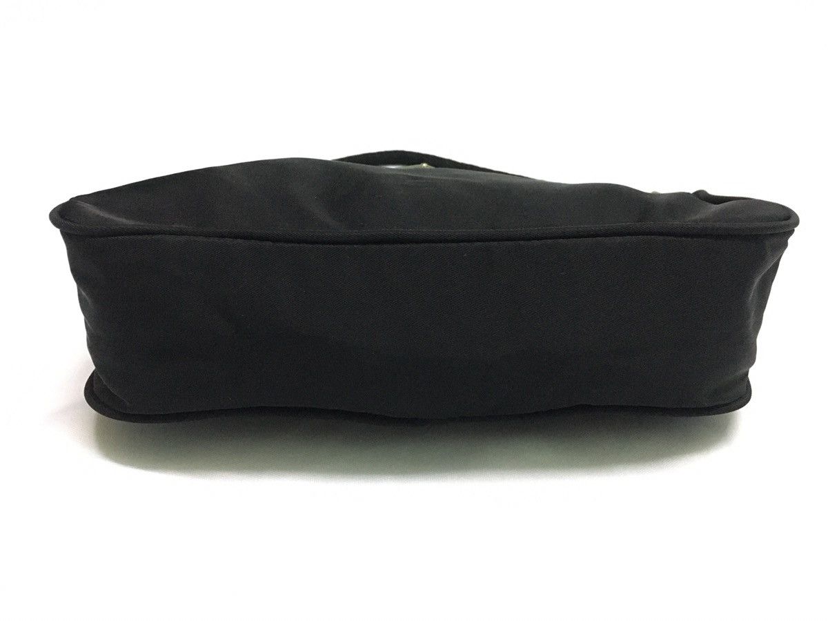 Prada 🔥Hot Item🔥Authentic Vintage Prada Nylon Handcarry Size ONE SIZE - 14 Thumbnail