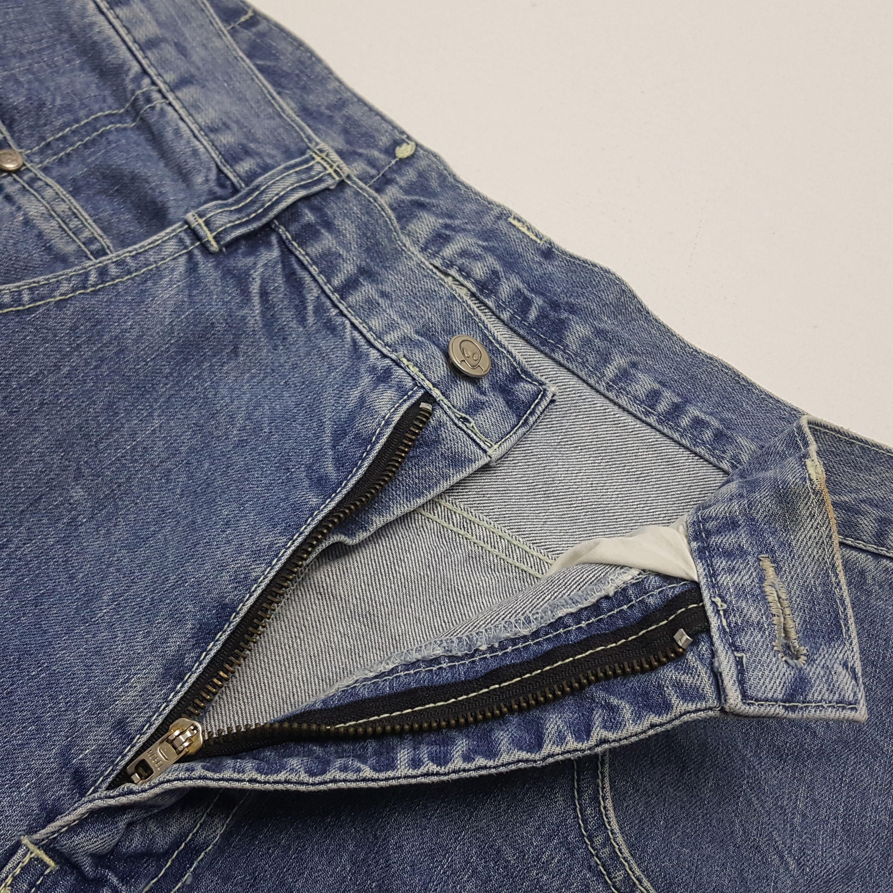 Vintage Alien Workshop Skateboards Style Short Pants