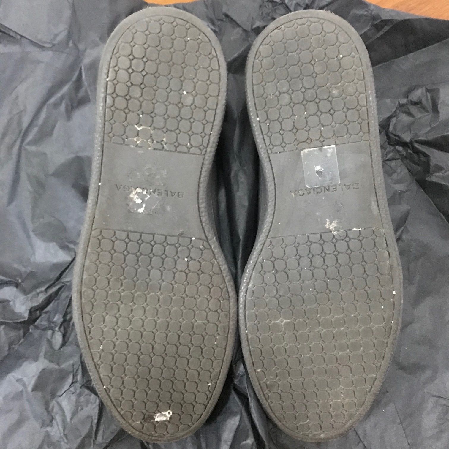 Balenciaga BALENCIAGA Low Top Leather Sneaker Size US 7 / EU 40 - 9 Thumbnail