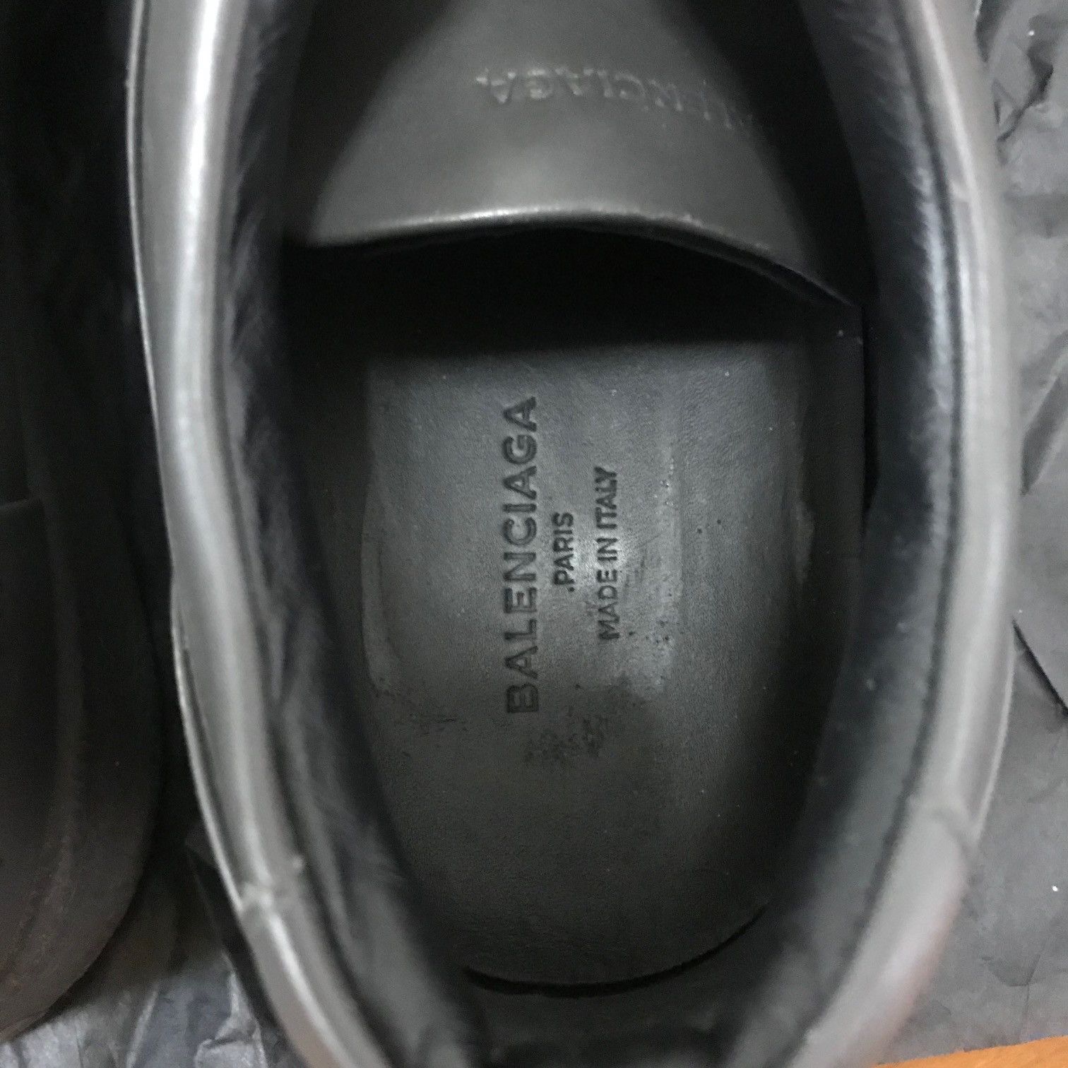 Balenciaga BALENCIAGA Low Top Leather Sneaker Size US 7 / EU 40 - 2 Thumbnail
