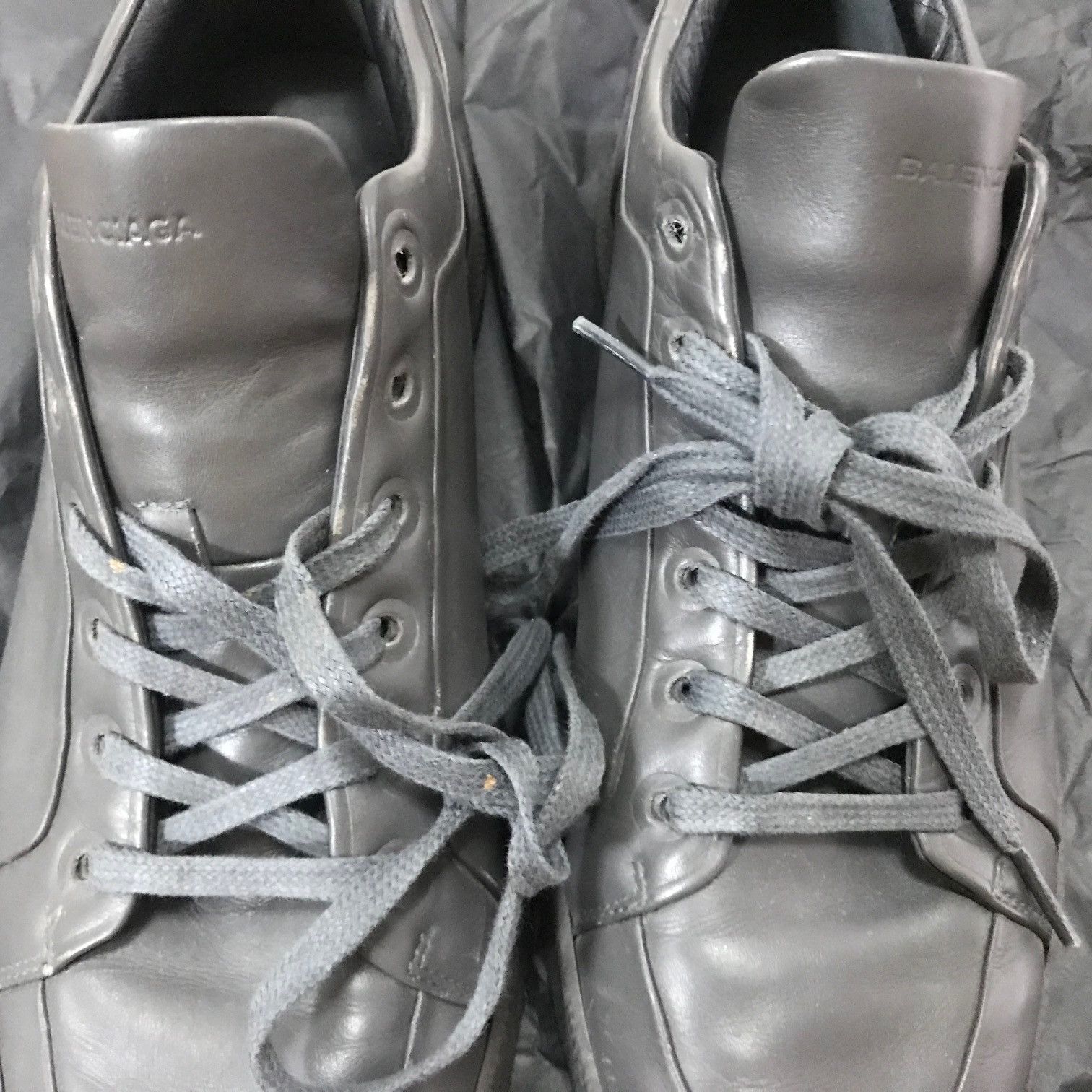 Balenciaga BALENCIAGA Low Top Leather Sneaker Size US 7 / EU 40 - 7 Thumbnail
