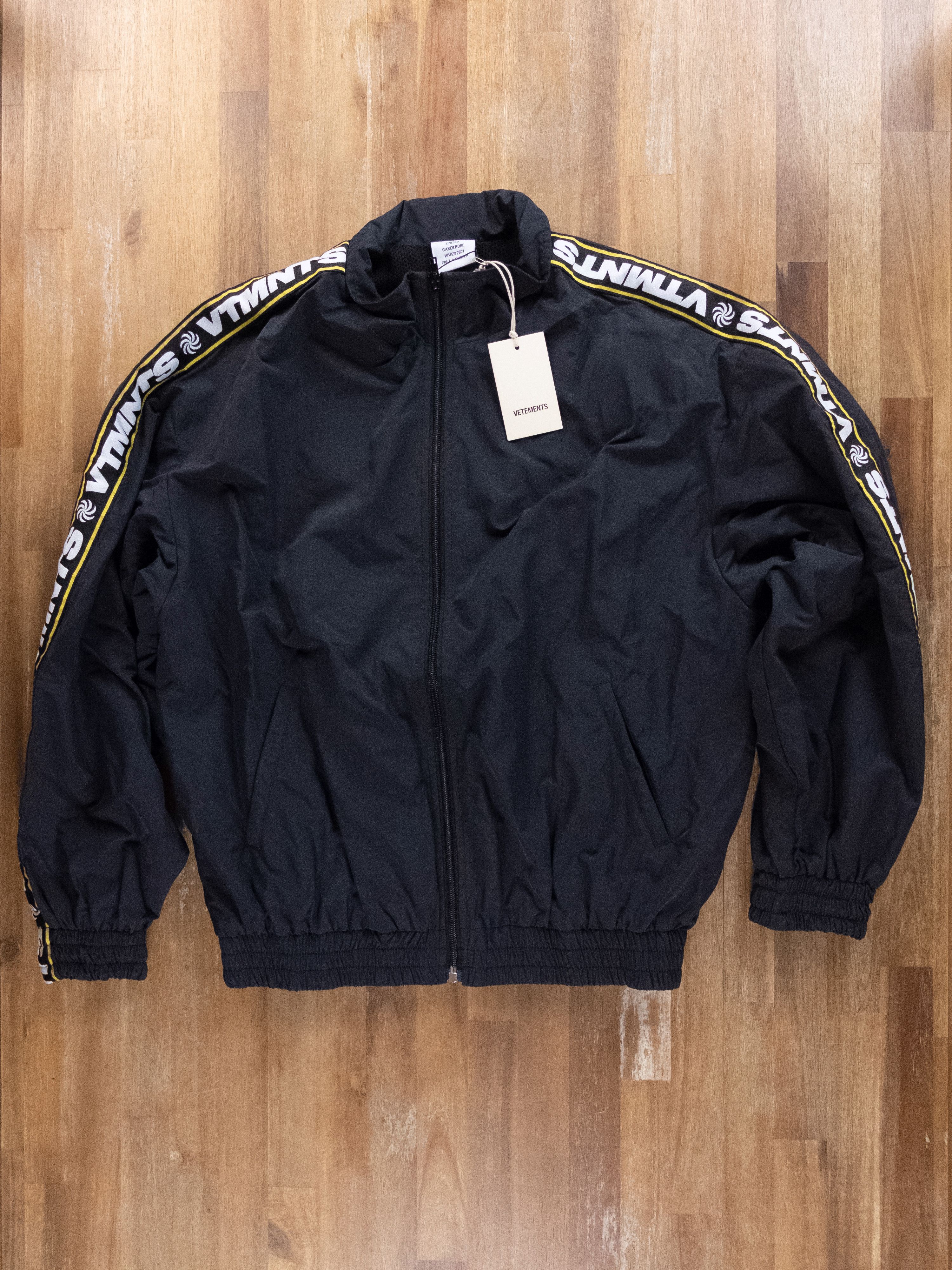 Vetements $1530 VETEMENTS black logo tape zip up track jacket Small Size US S / EU 44-46 / 1 - 4 Thumbnail