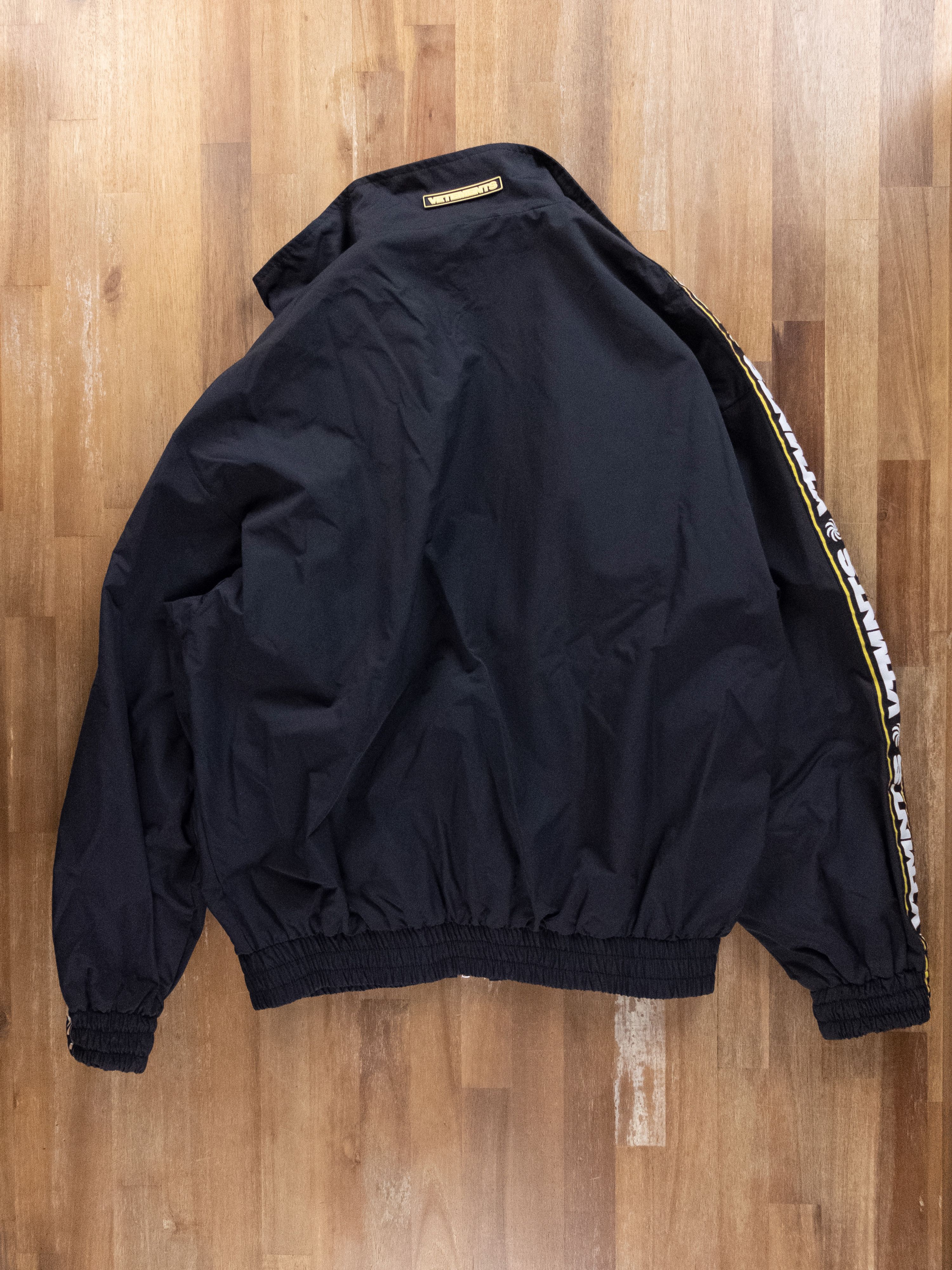 Vetements $1530 VETEMENTS black logo tape zip up track jacket Small Size US S / EU 44-46 / 1 - 11 Thumbnail