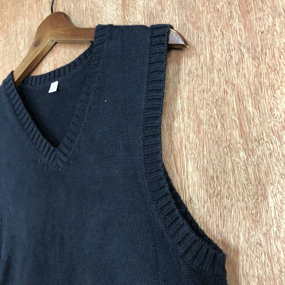 Vintage Japan Black plain Knit Vest #c846 Size US S / EU 44-46 / 1 - 4 Thumbnail