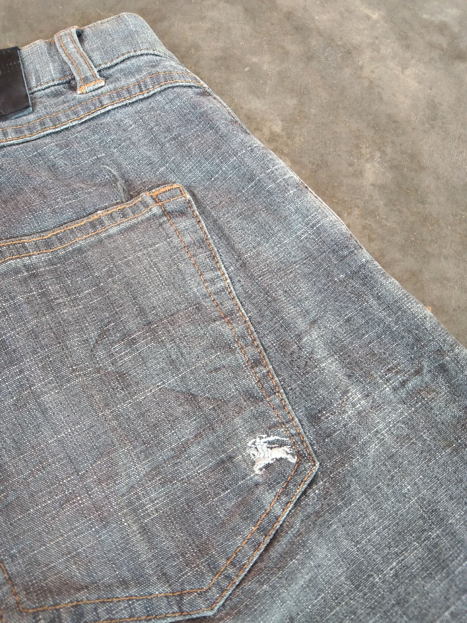 Burberry Vintage Burberry Jeans 31x34 Size US 31 - 3 Thumbnail