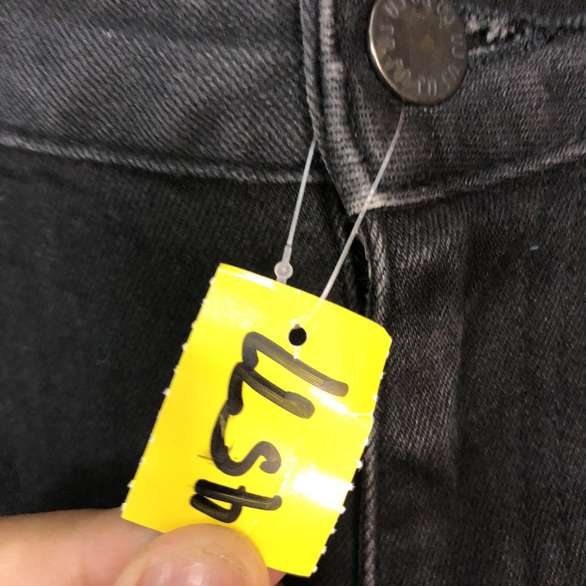 Uniqlo Uniqlo Black faded denim jeans distressed ripped Pants #4577 Size US 28 / EU 44 - 6 Thumbnail