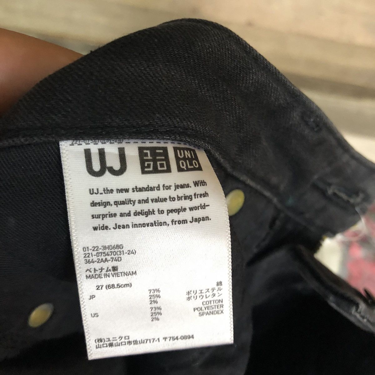 Uniqlo Uniqlo Black faded denim jeans distressed ripped Pants #4577 Size US 28 / EU 44 - 12 Thumbnail