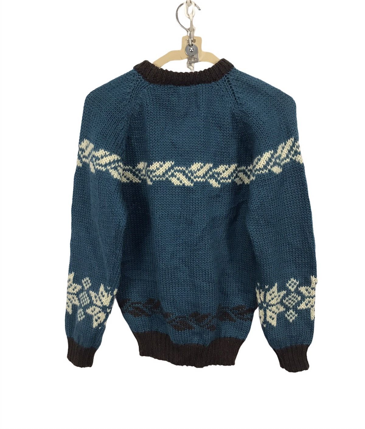 Japanese Brand Raspberry printed wool knit sweatshirt new with tag Size US S / EU 44-46 / 1 - 2 Thumbnail