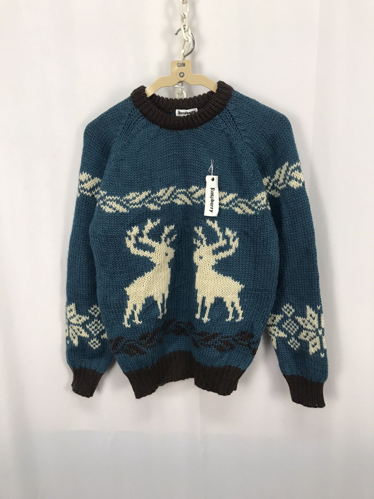 Japanese Brand Raspberry printed wool knit sweatshirt new with tag Size US S / EU 44-46 / 1 - 7 Thumbnail