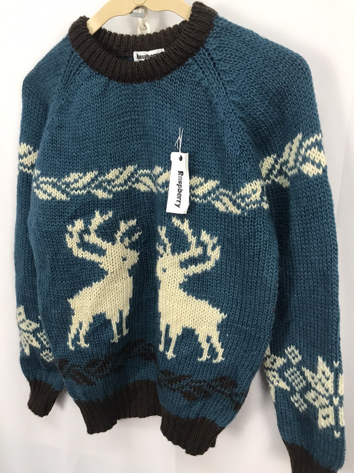 Japanese Brand Raspberry printed wool knit sweatshirt new with tag Size US S / EU 44-46 / 1 - 6 Thumbnail