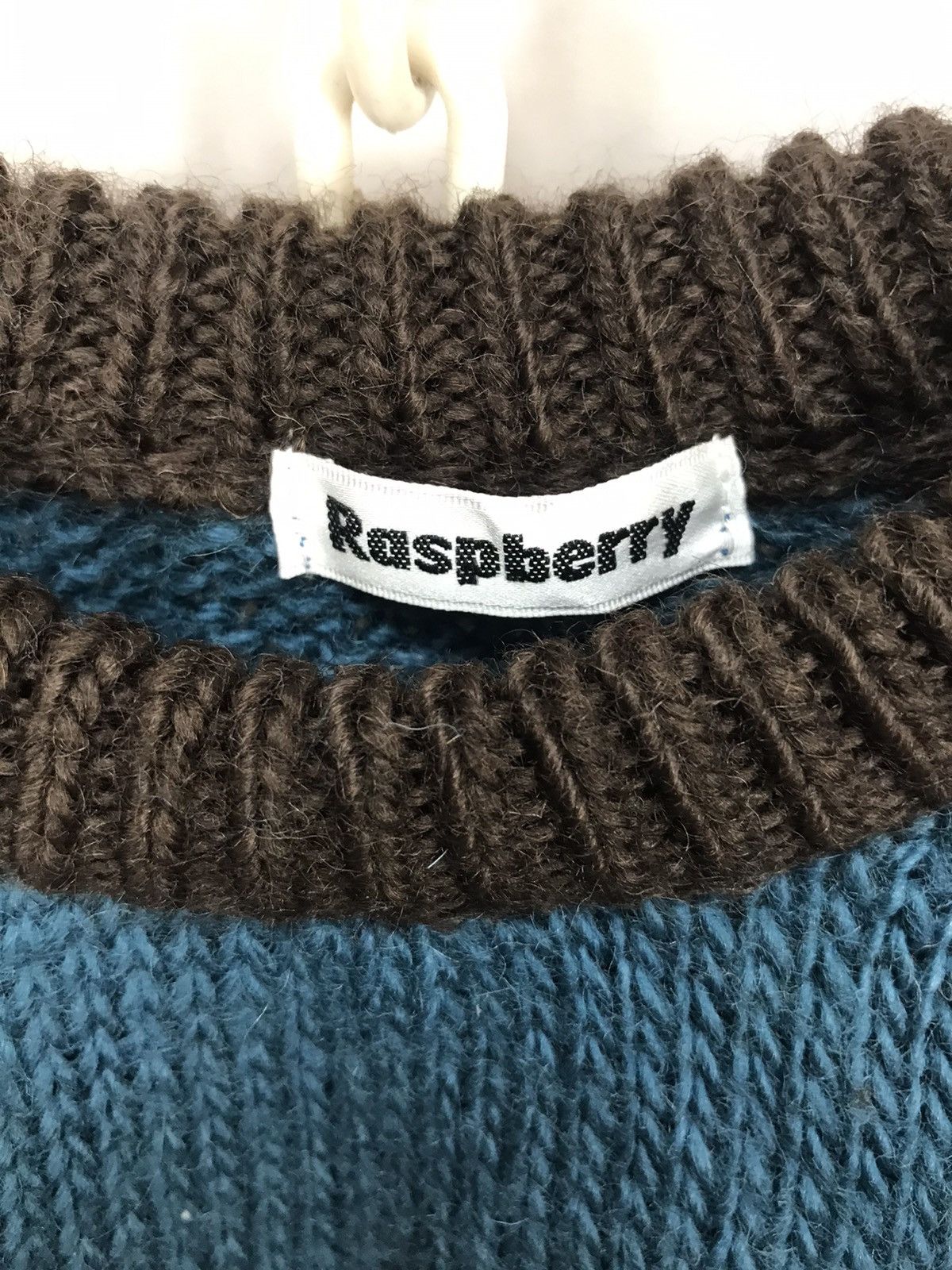 Japanese Brand Raspberry printed wool knit sweatshirt new with tag Size US S / EU 44-46 / 1 - 3 Thumbnail