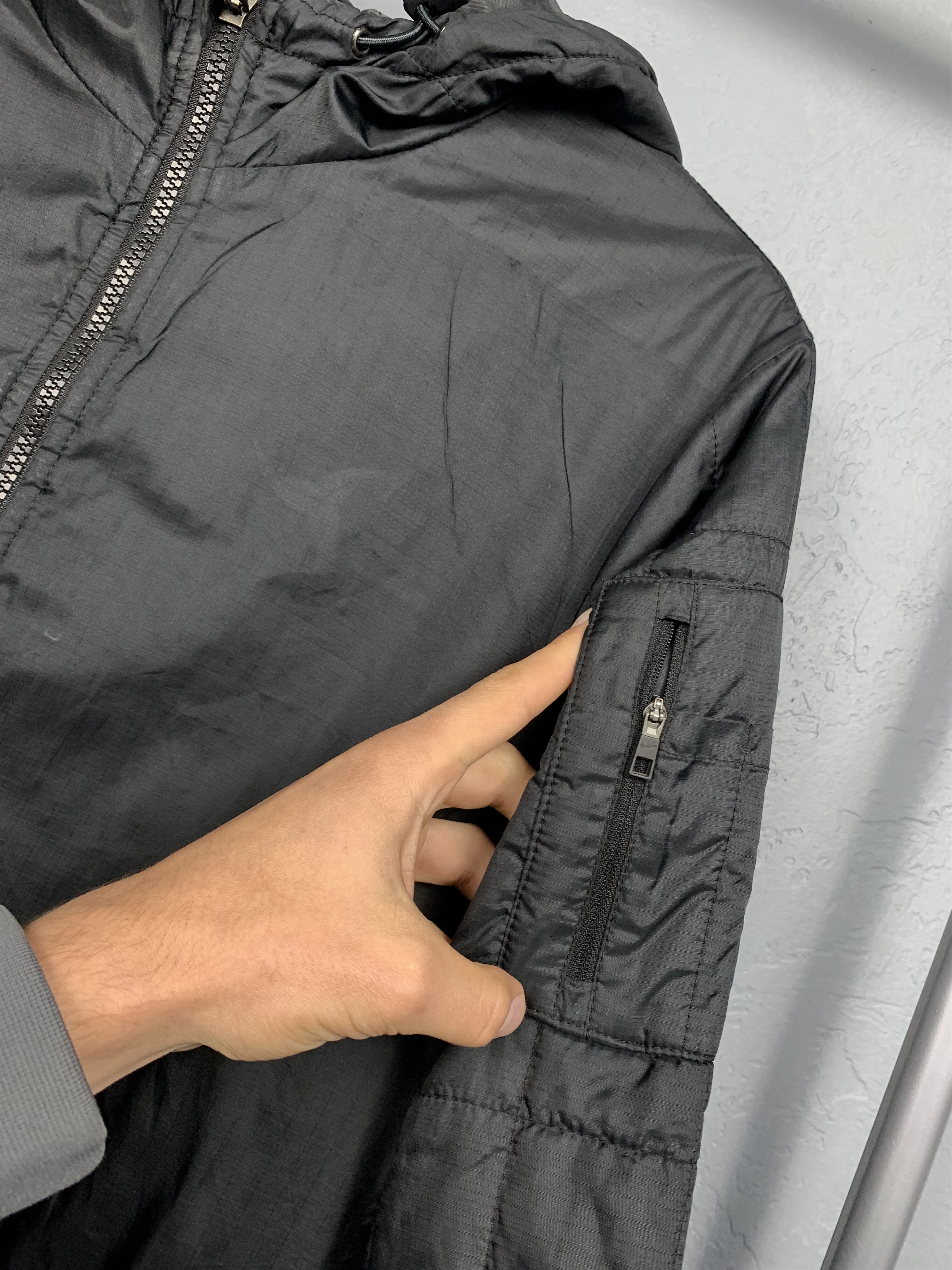 Nike Nike Vintage Mens Nylon Jacket Y2K Swoosh Size US L / EU 52-54 / 3 - 3 Thumbnail