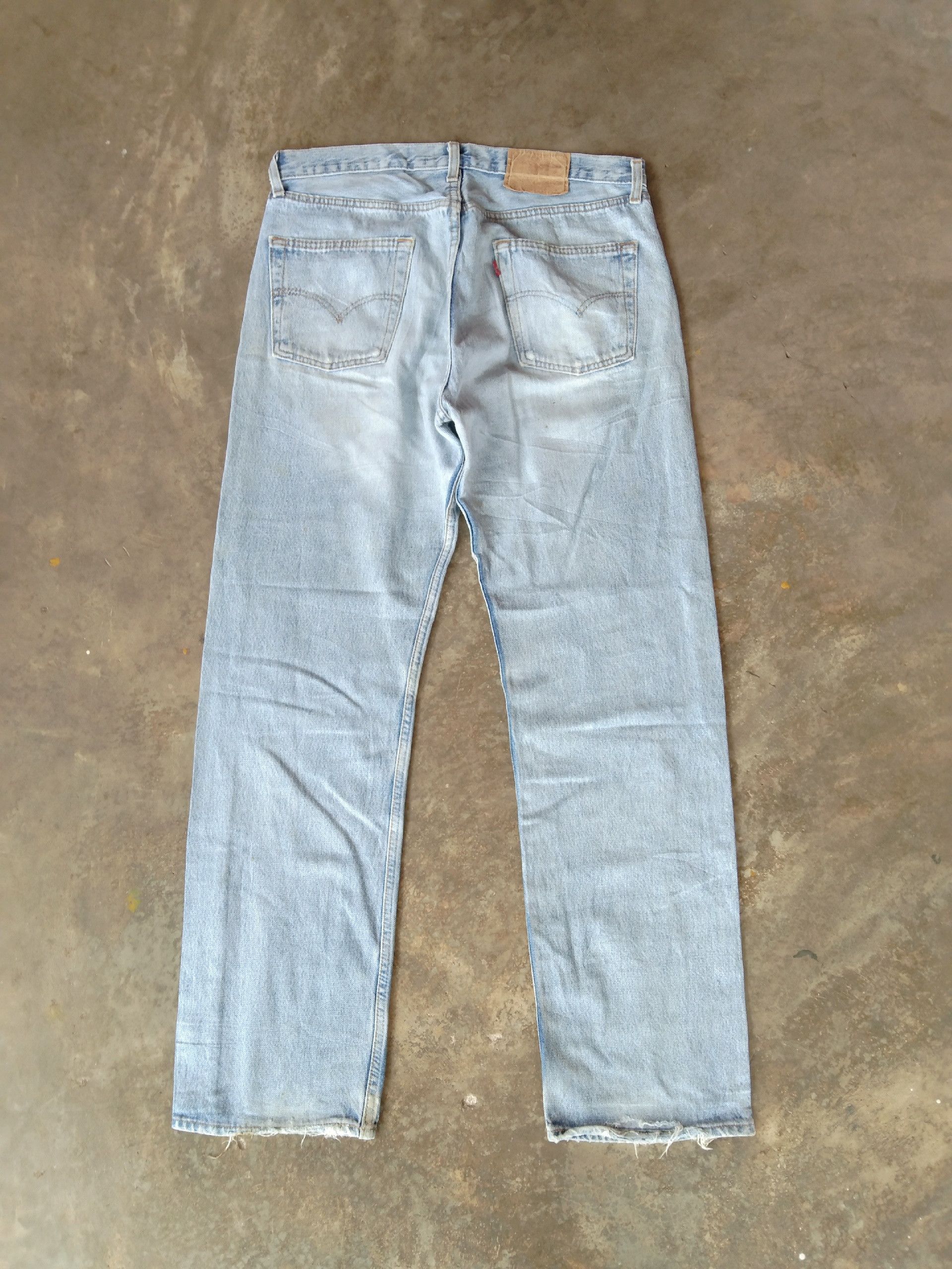 Levi's × Vintage 90s Vintage Levis 501 Distressed Jeans 34x32 Size US 34 / EU 50 - 2 Thumbnail