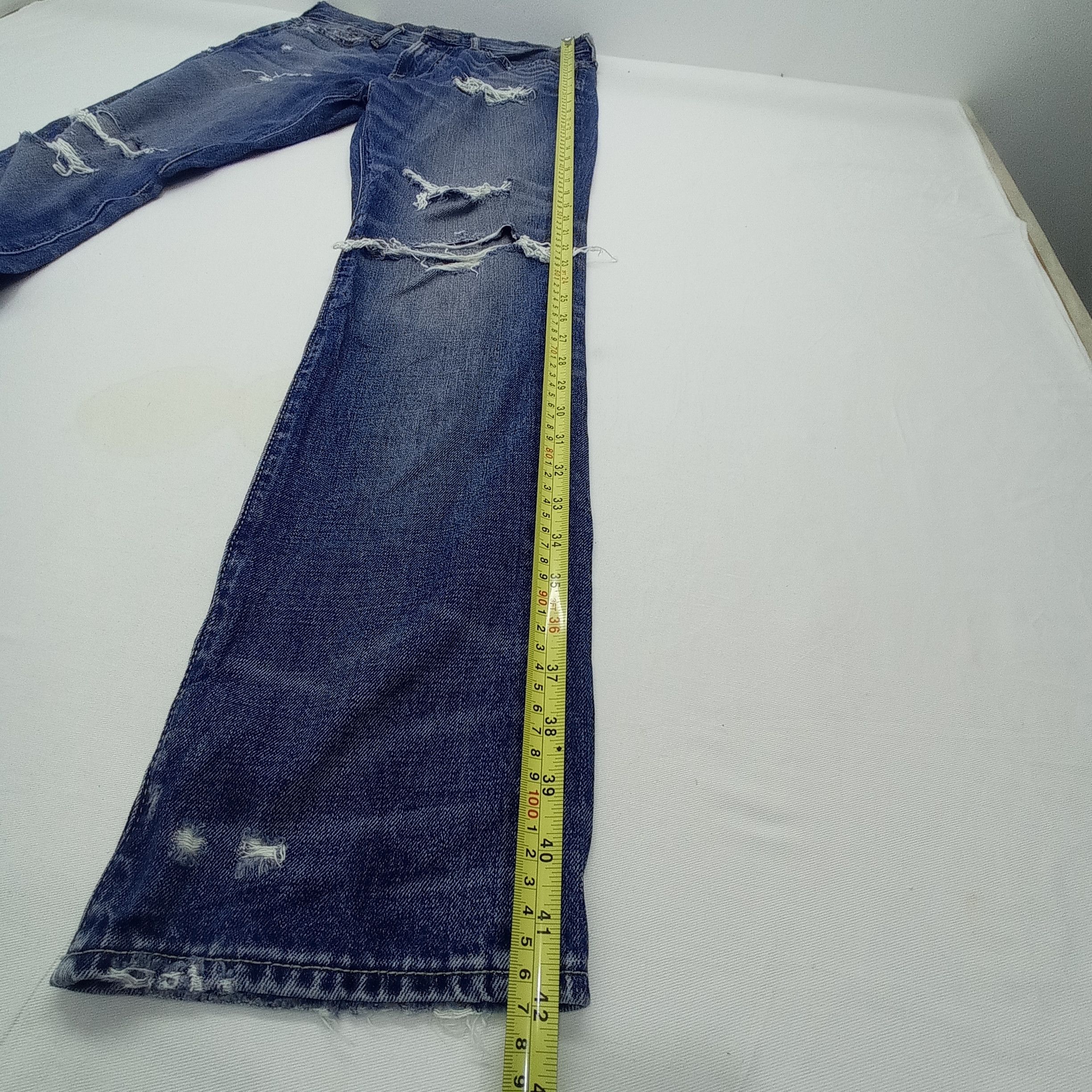 Abercrombie & Fitch Abercrombie & Fitch Distressed Denim Pants Size US 31 - 10 Thumbnail