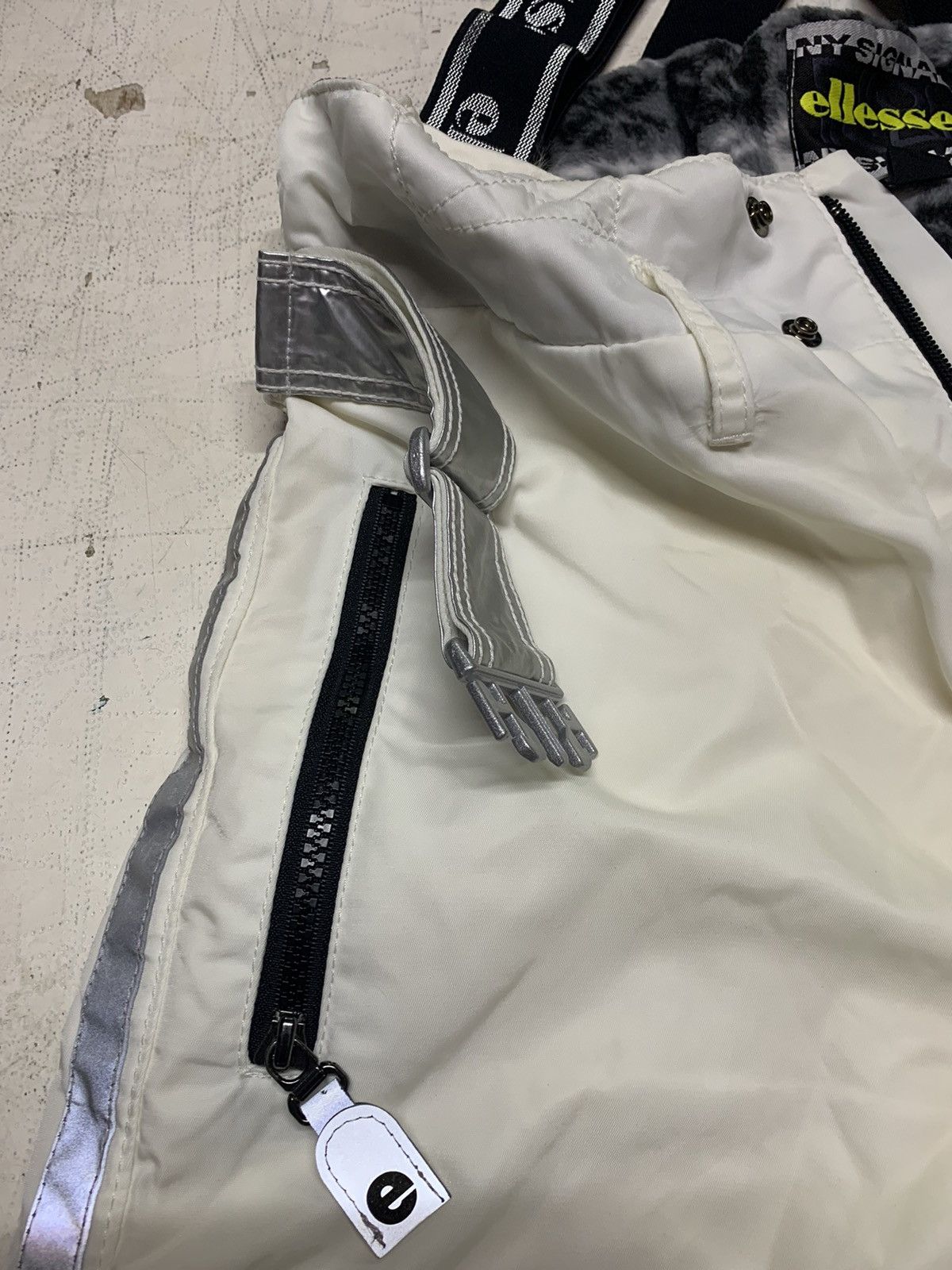 Ellesse × Goldwin ellesse ski (dead stock) Size US 32 / EU 48 - 9 Thumbnail