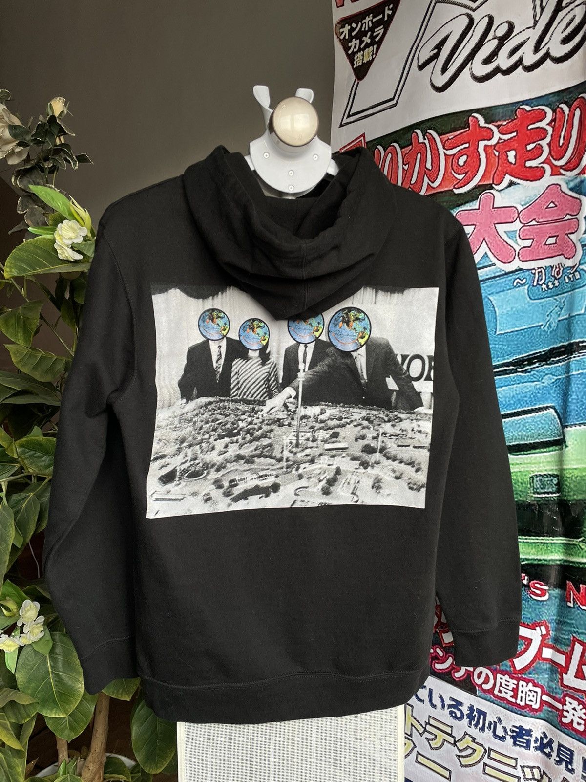image of Travis Scott Astroworld Staff Hoodie Fw18 in Black, Men's (Size Small)
