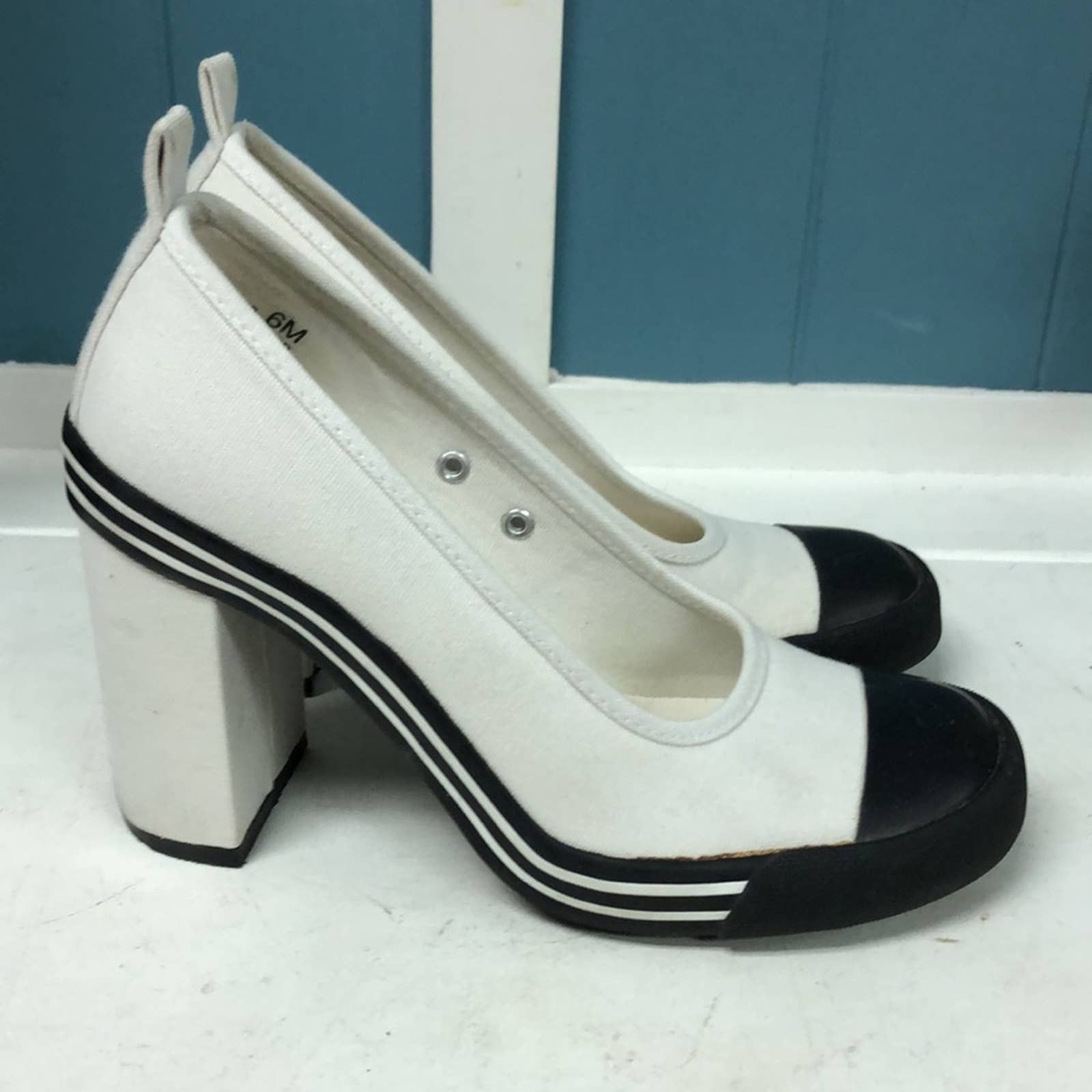 CHINESE Hip Hop canvas Heels slip on Pumps b/w women’s sz 6
