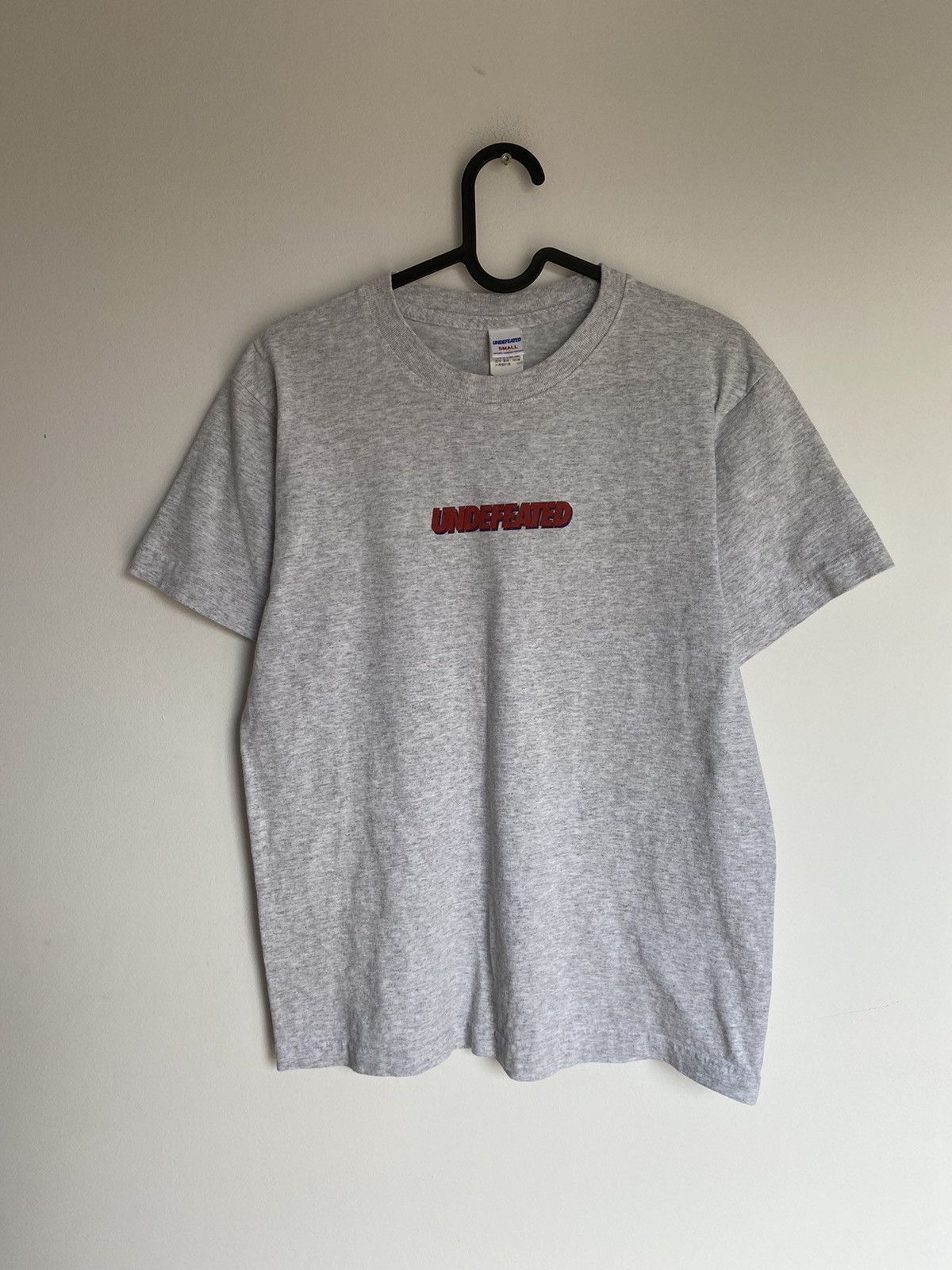 Japanese Brand × Undefeated Undefeated T Shirt Streetwear Size US S / EU 44-46 / 1 - 2 Thumbnail