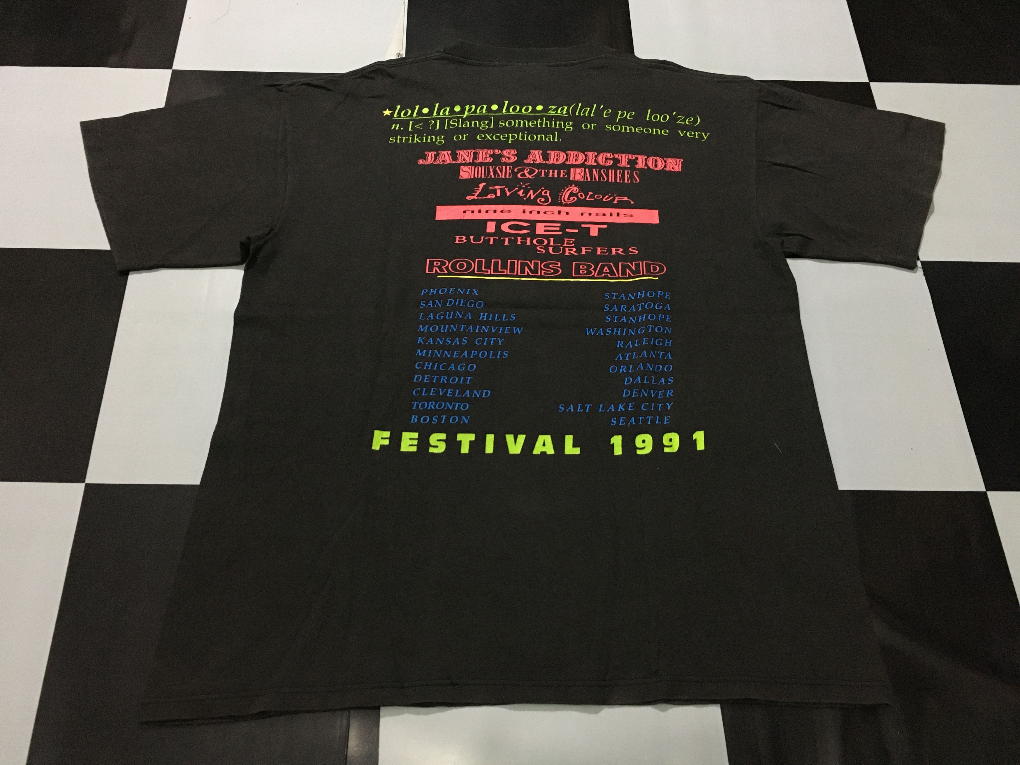 Band Tees × Rap Tees × Vintage Vintage Lollapalooza Shirt 1991 Double Sided Single Stitch Size US XL / EU 56 / 4 - 4 Thumbnail