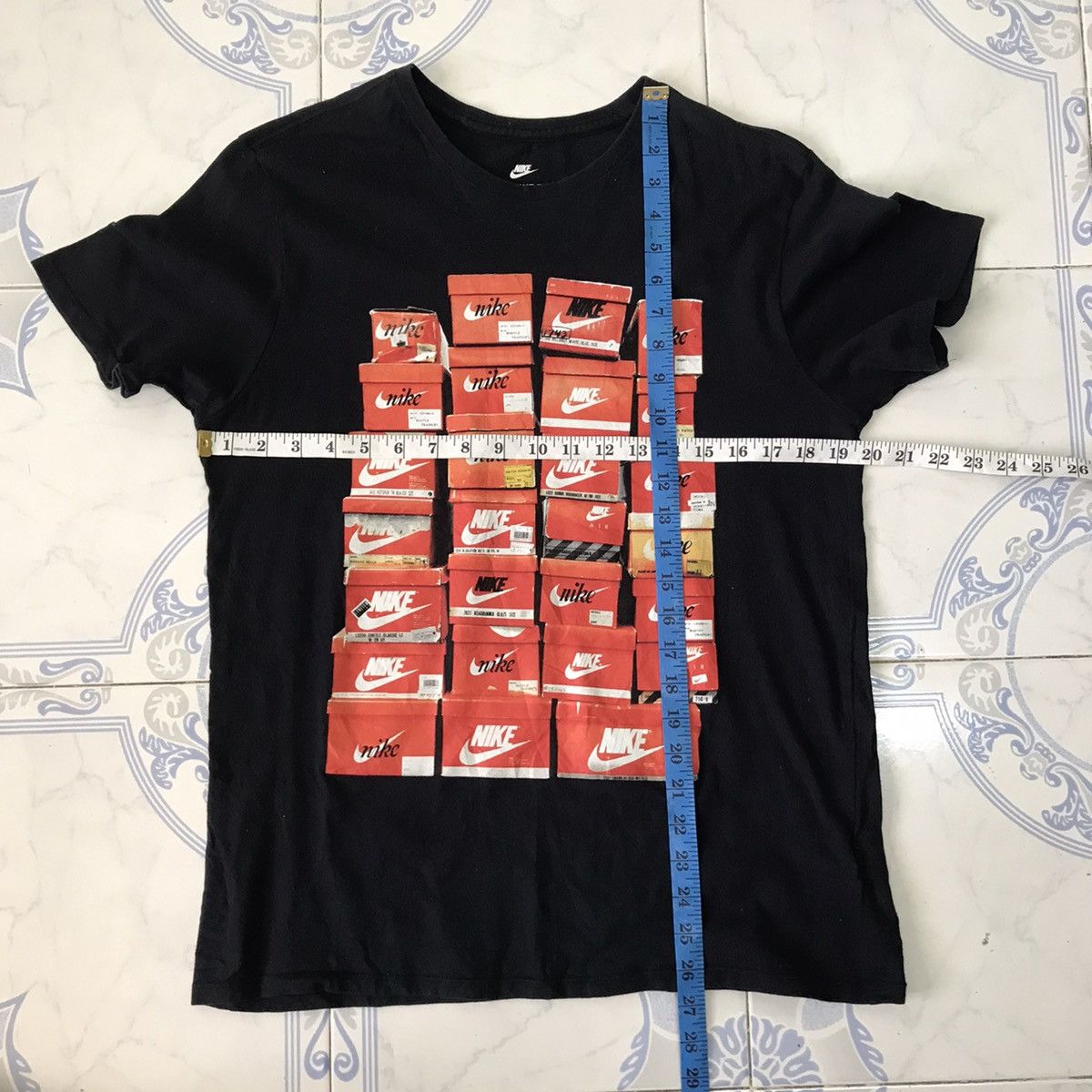 Nike Nice Box Printed Nike Tee Athletic Cut Size US S / EU 44-46 / 1 - 4 Thumbnail