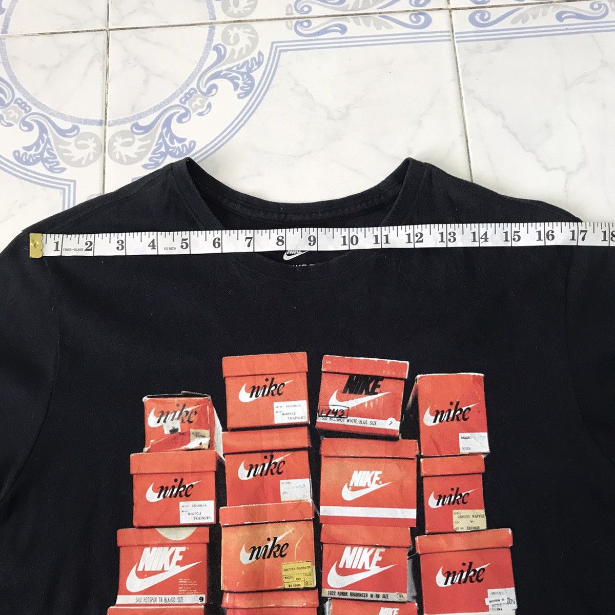 Nike Nice Box Printed Nike Tee Athletic Cut Size US S / EU 44-46 / 1 - 5 Thumbnail
