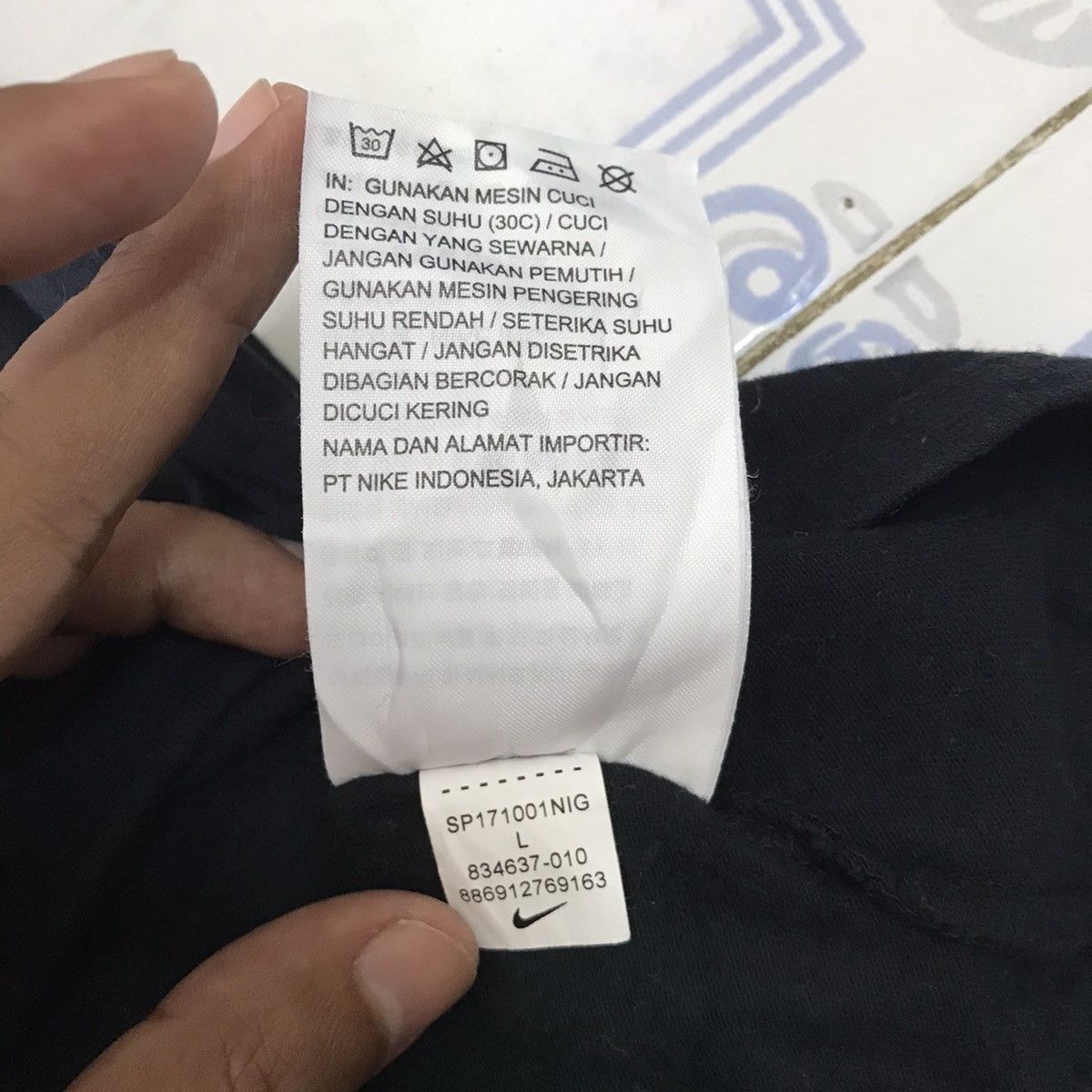 Nike Nice Box Printed Nike Tee Athletic Cut Size US S / EU 44-46 / 1 - 10 Thumbnail