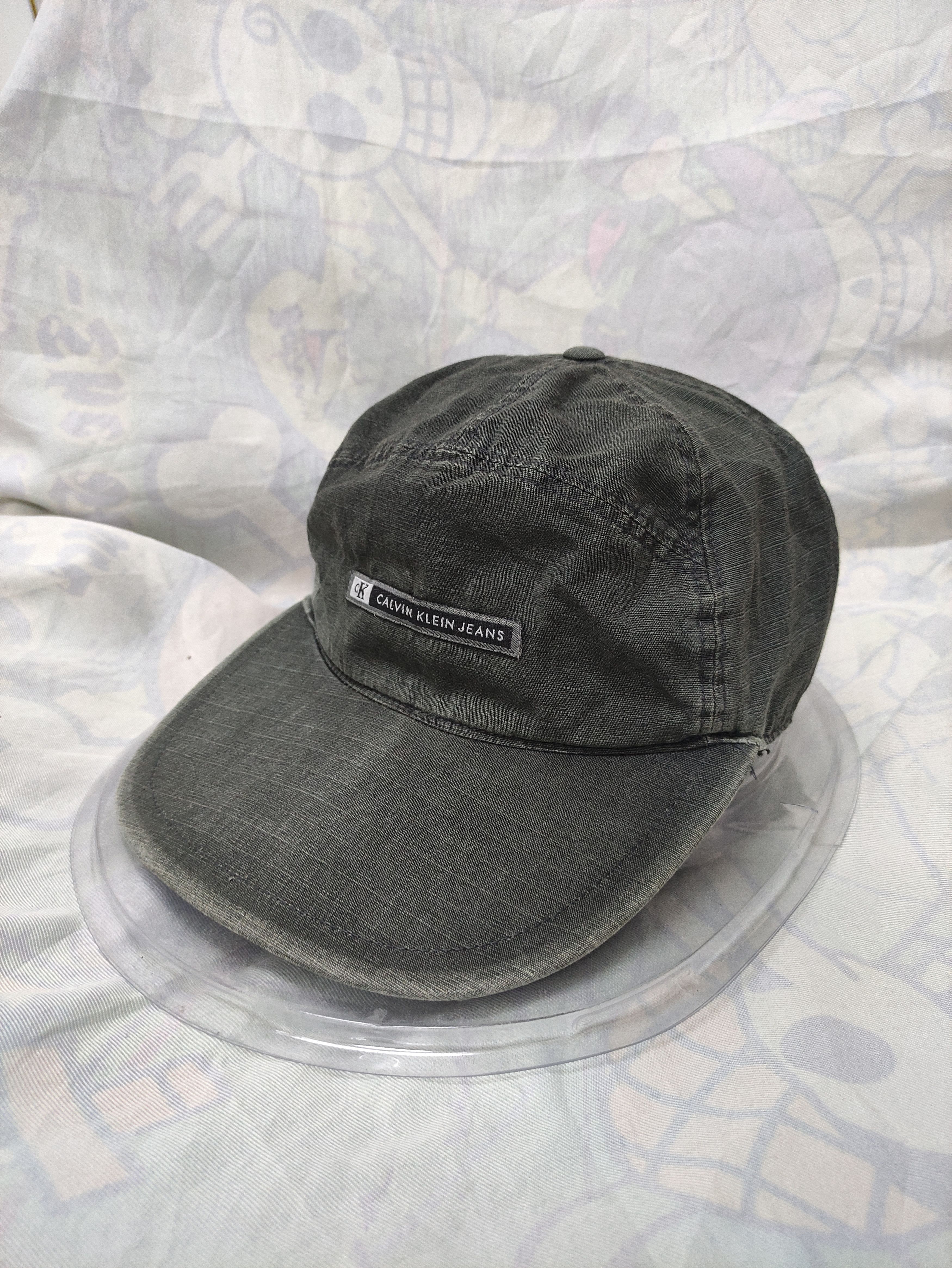 Calvin Klein CALVIN KLEIN JEANS VINTAGE 7 PANEL CAP Size ONE SIZE - 1 Thumbnail