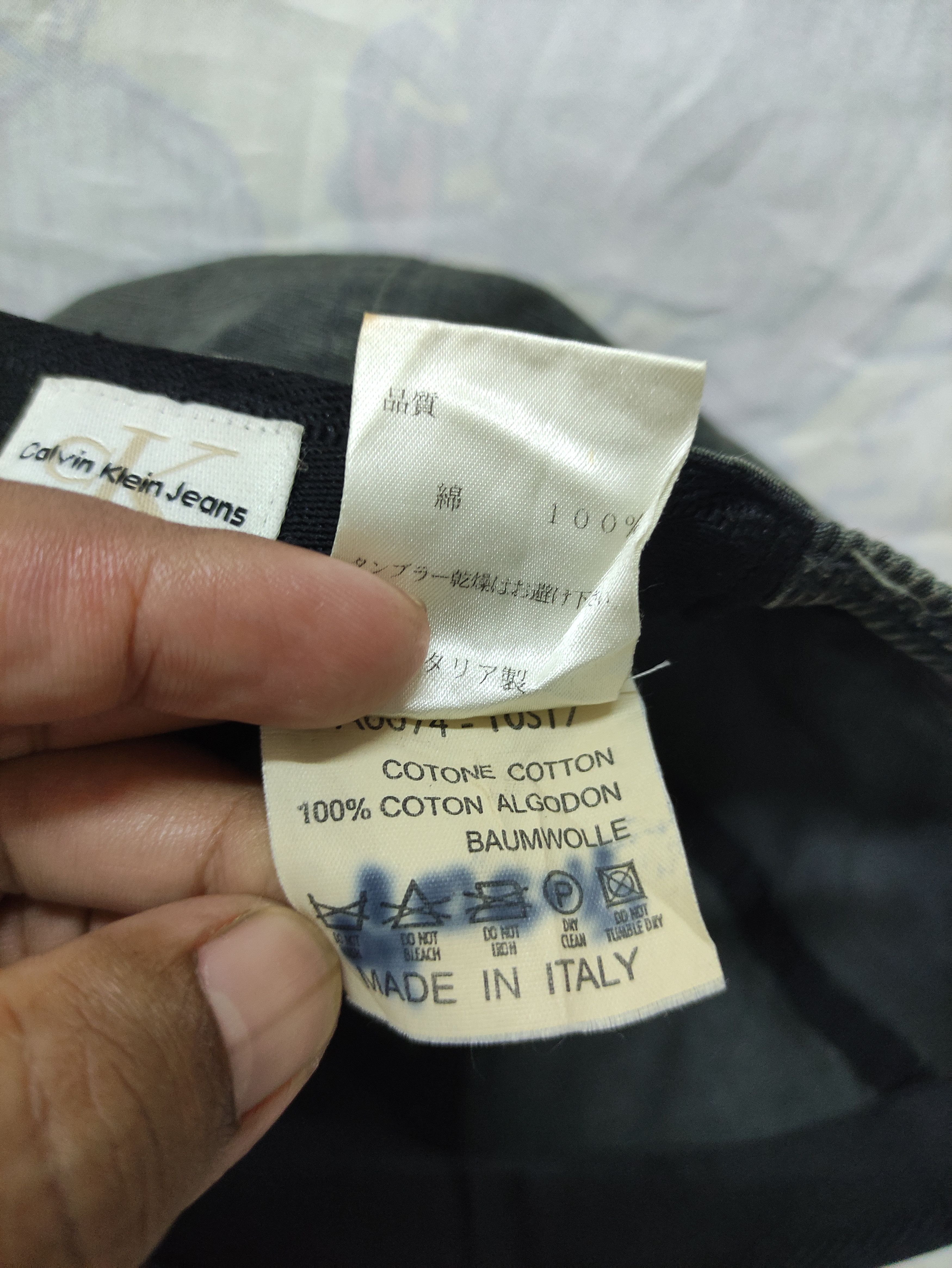 Calvin Klein CALVIN KLEIN JEANS VINTAGE 7 PANEL CAP Size ONE SIZE - 8 Thumbnail